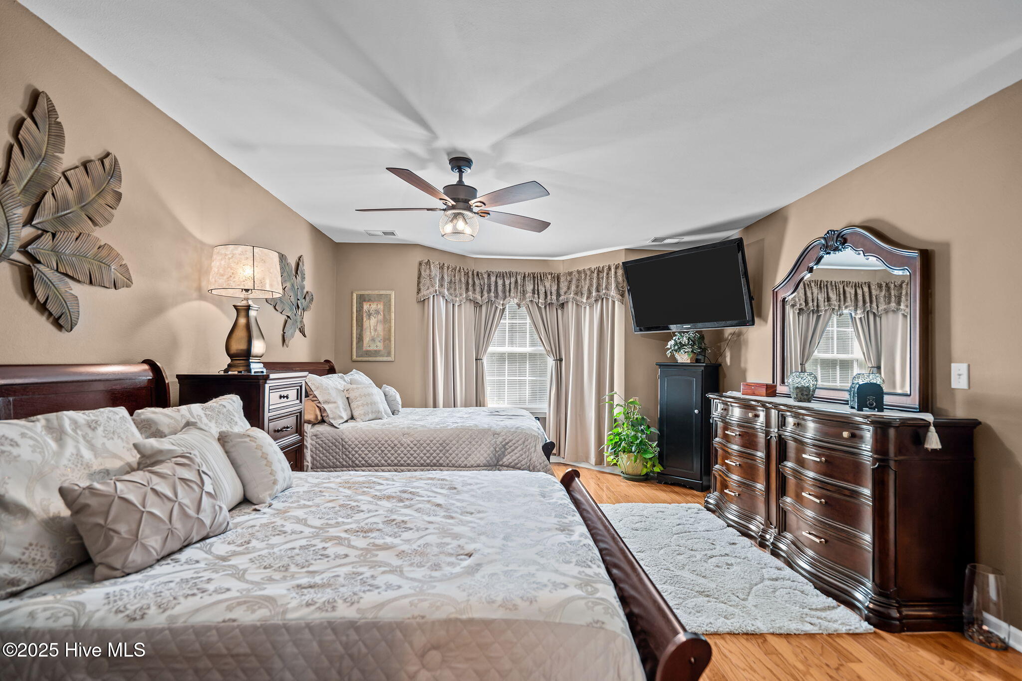 100540137 | Photo 22