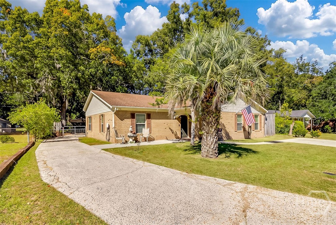 Photo 3 of Single family home for sale at 8613 Cresthill Ave, Savannah, GA 31406 | MLS# SA367221 | Listing updated on 2026-10-28