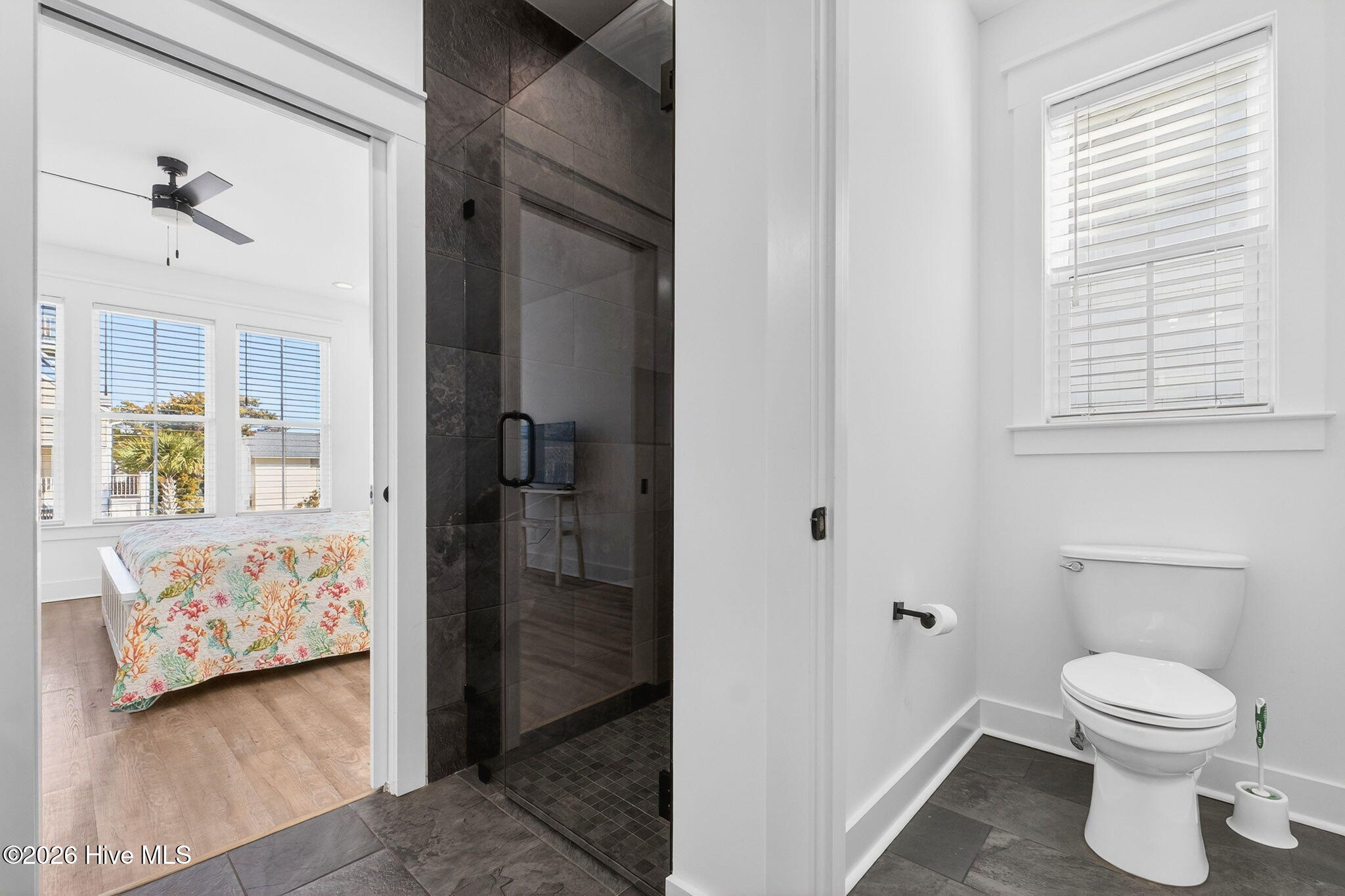 100555045 | Photo 38