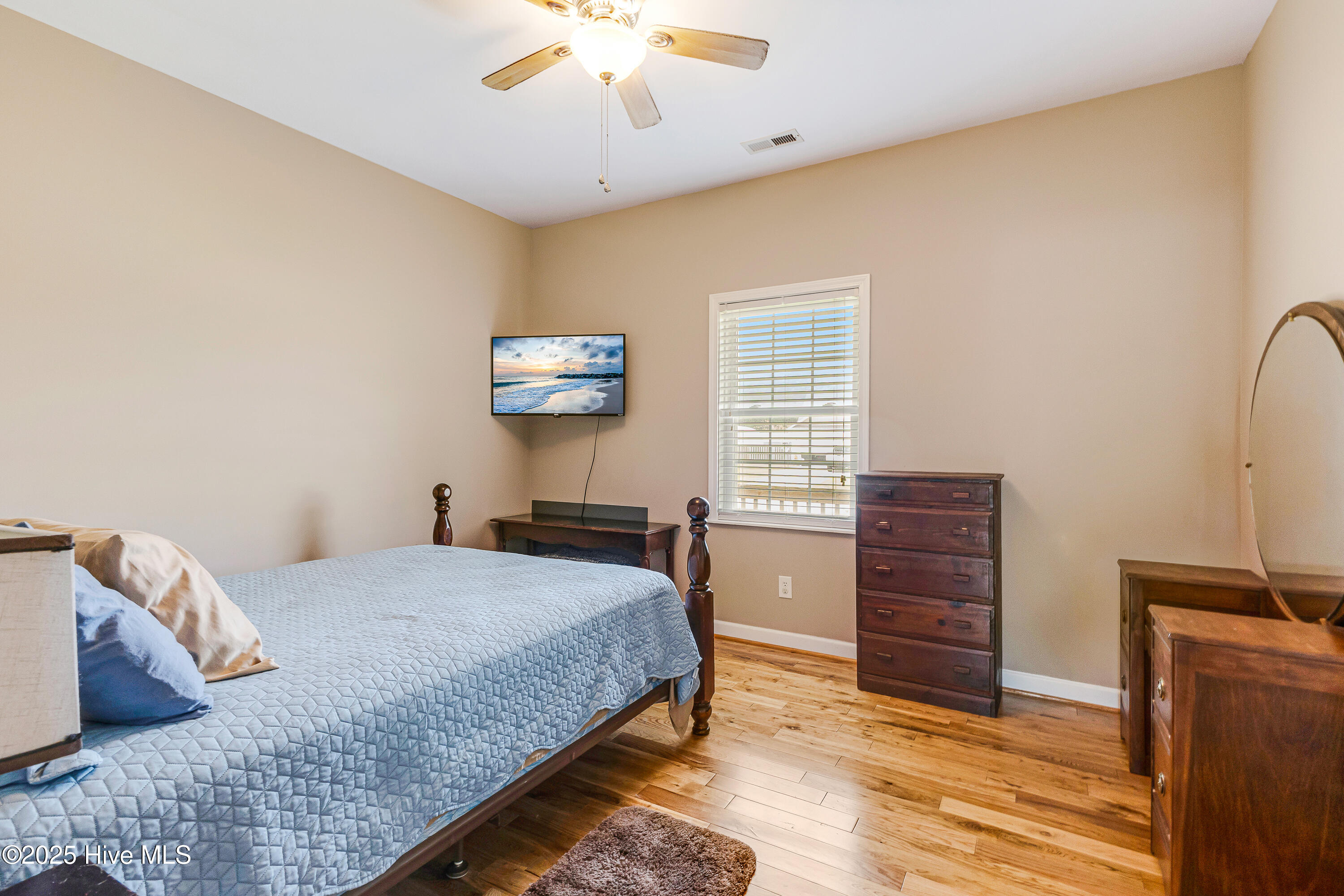 100536625 | Photo 27