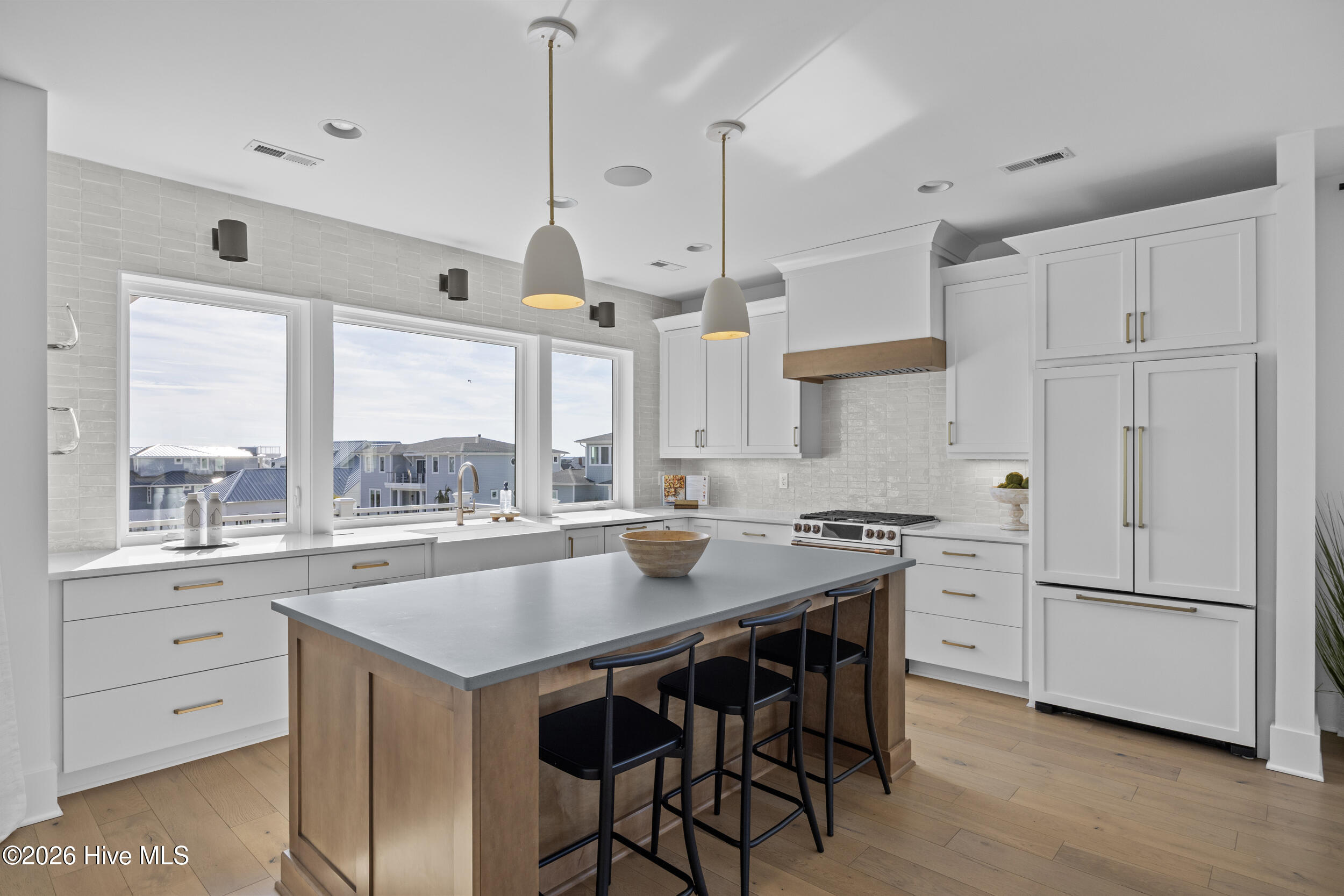 100551268 | Photo 19