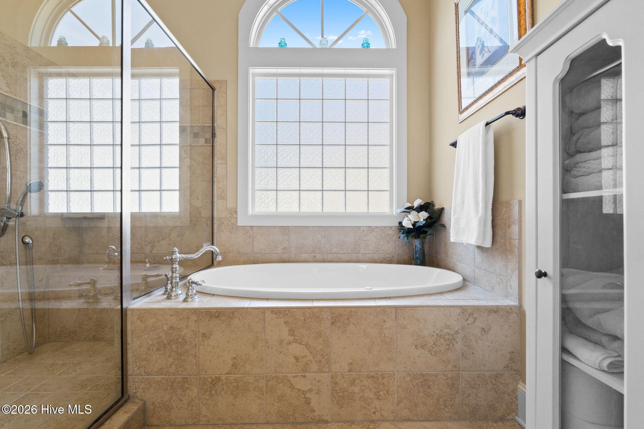 100567899 | Photo 43