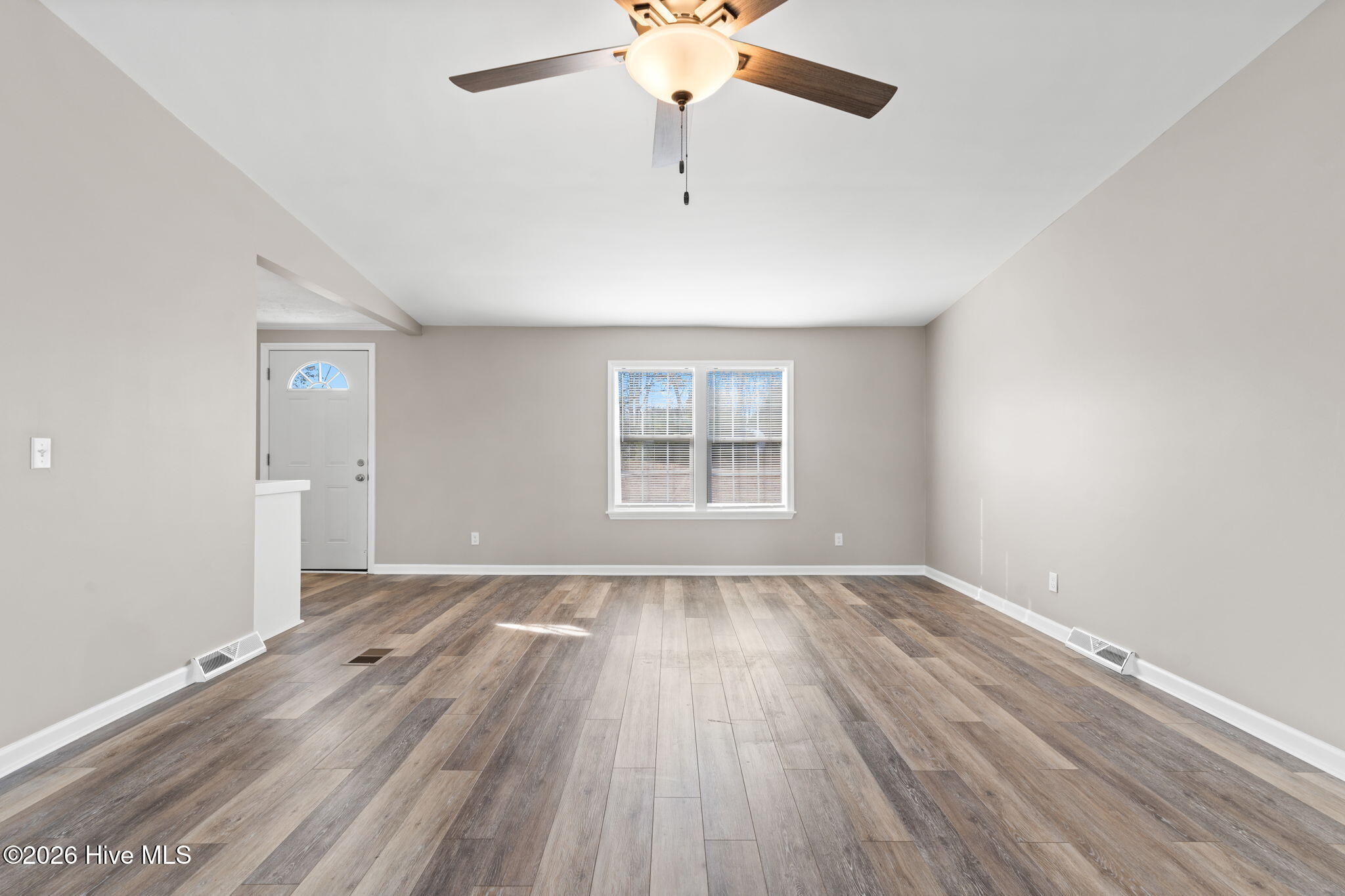 100551725 | Photo 30