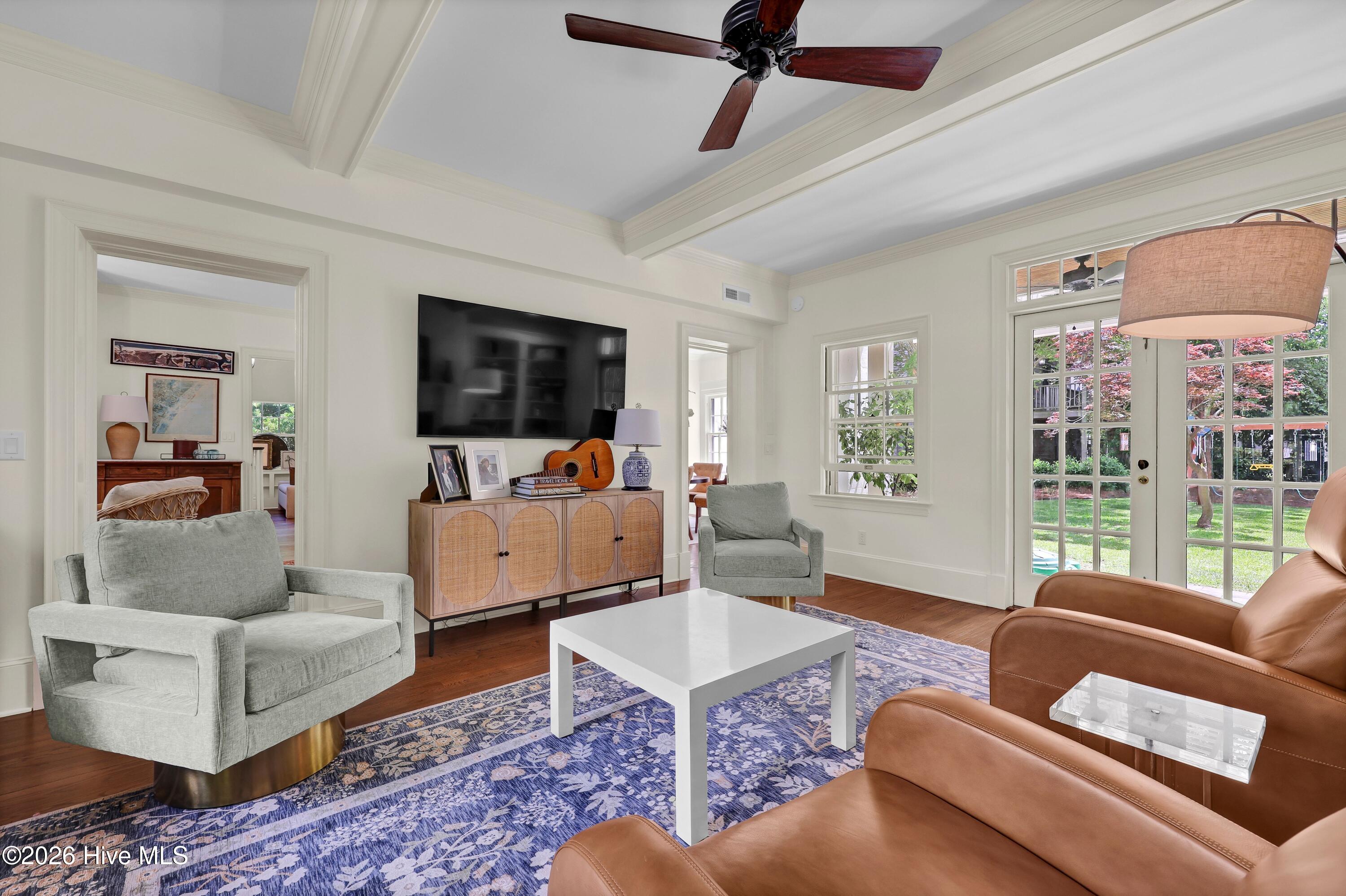 100570649 | Photo 21