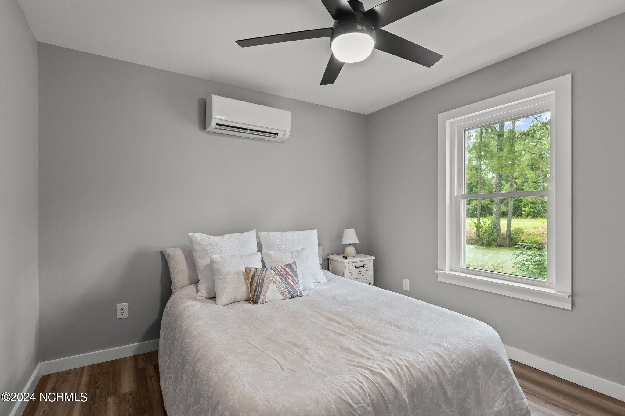 100535185 | Photo 24