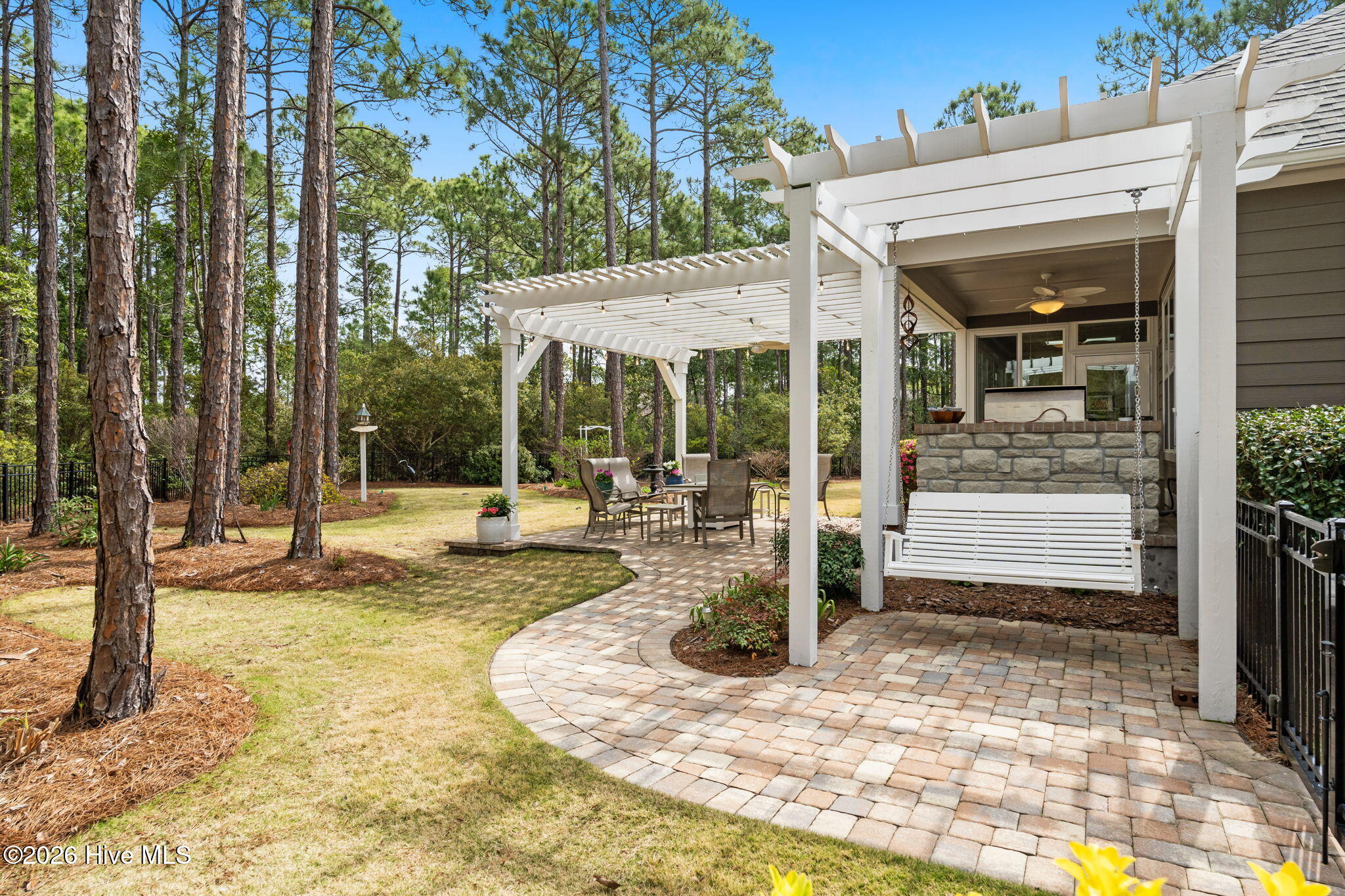 100566382 | Photo 54