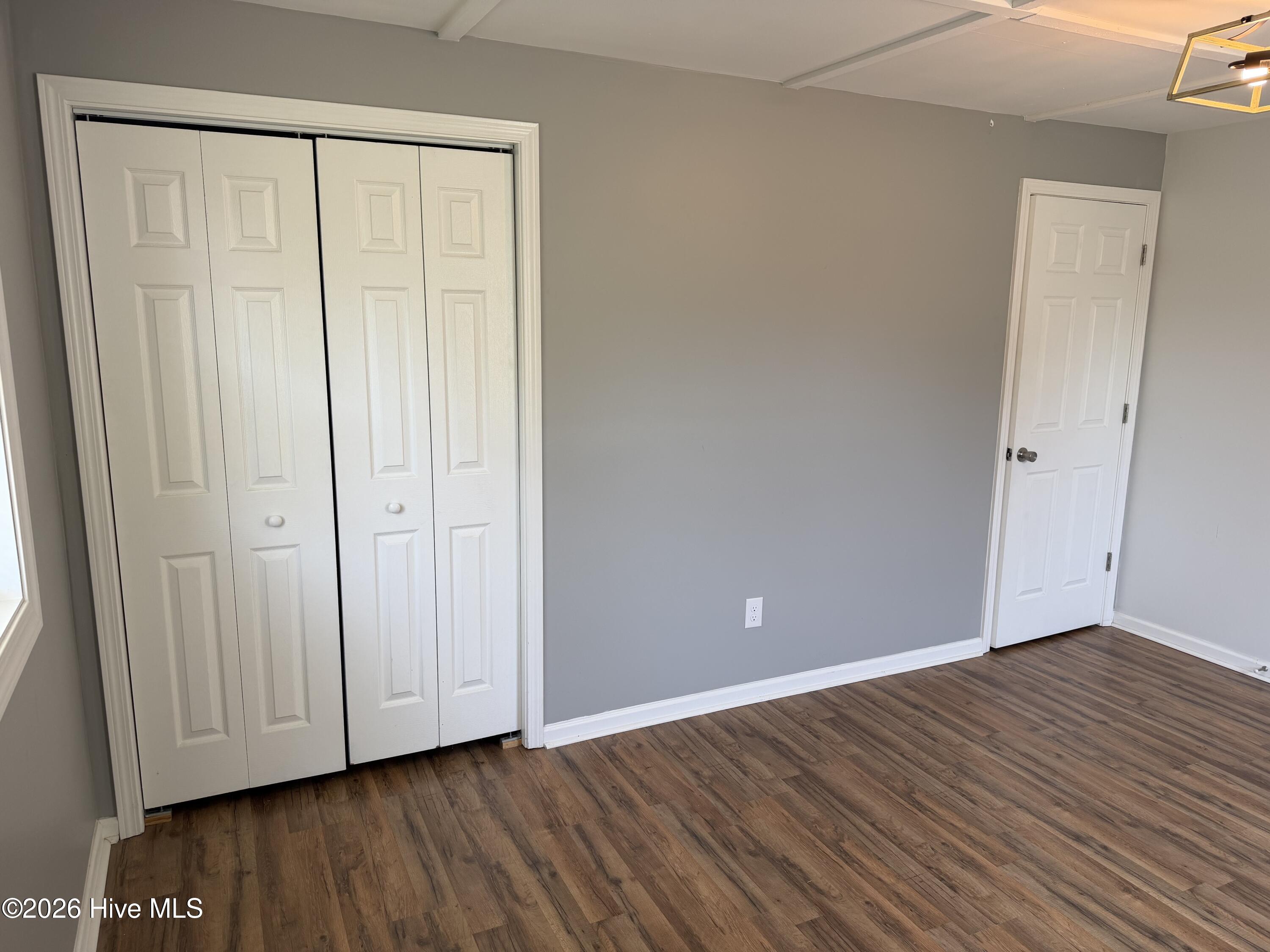 100568098 | Photo 16