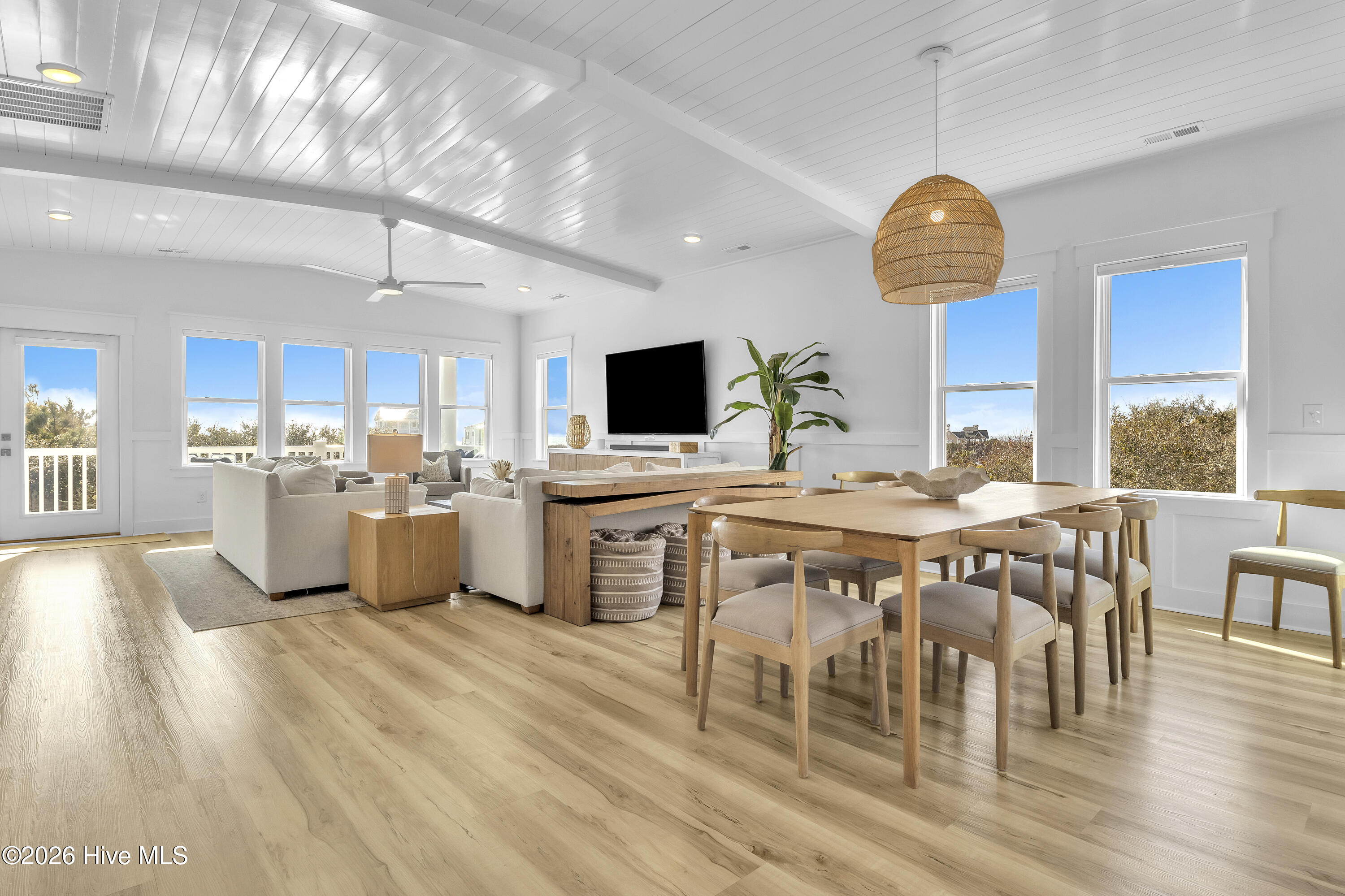 100549565 | Photo 12