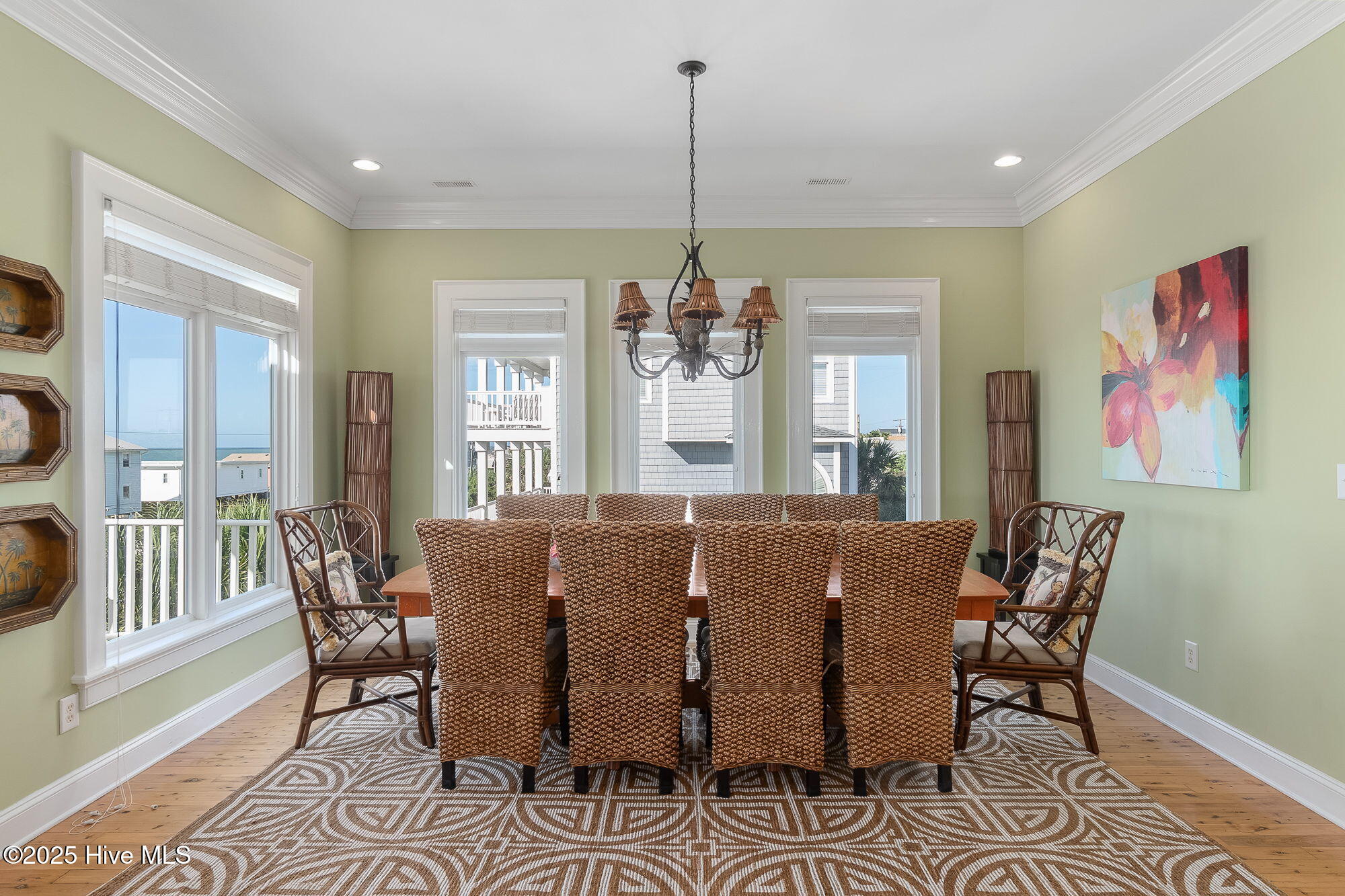 100536306 | Photo 48