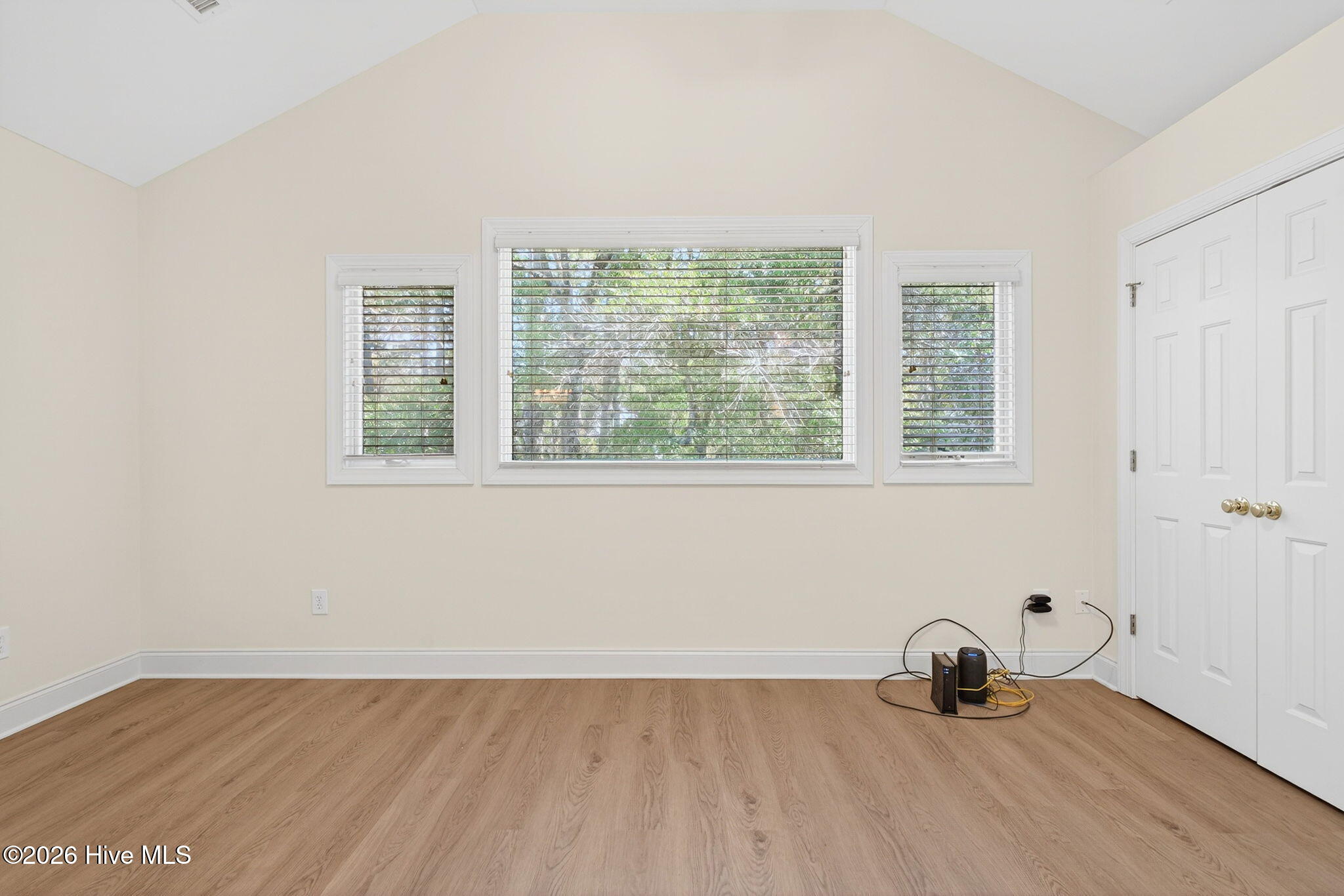 100553475 | Photo 44