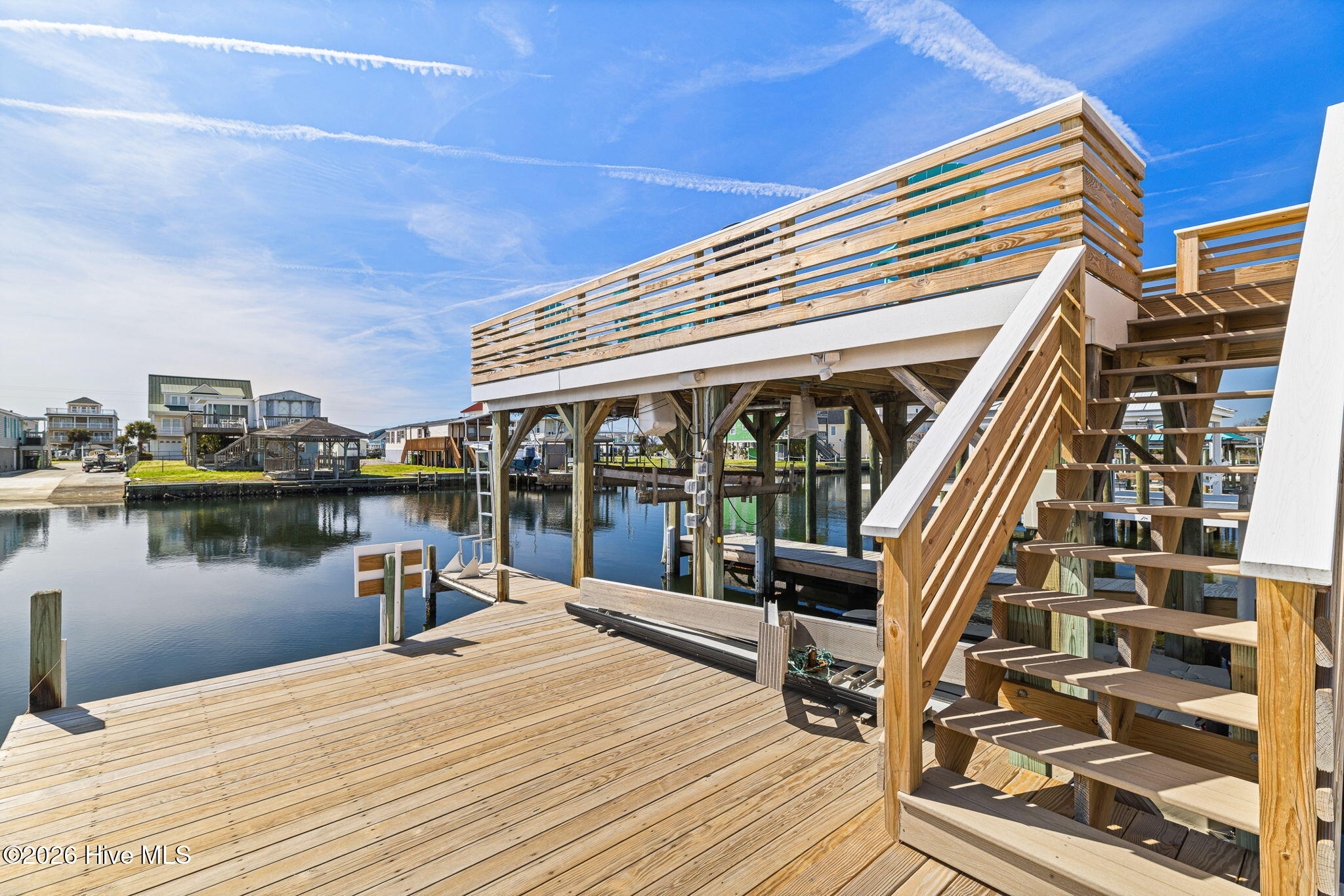 100561406 | Photo 48