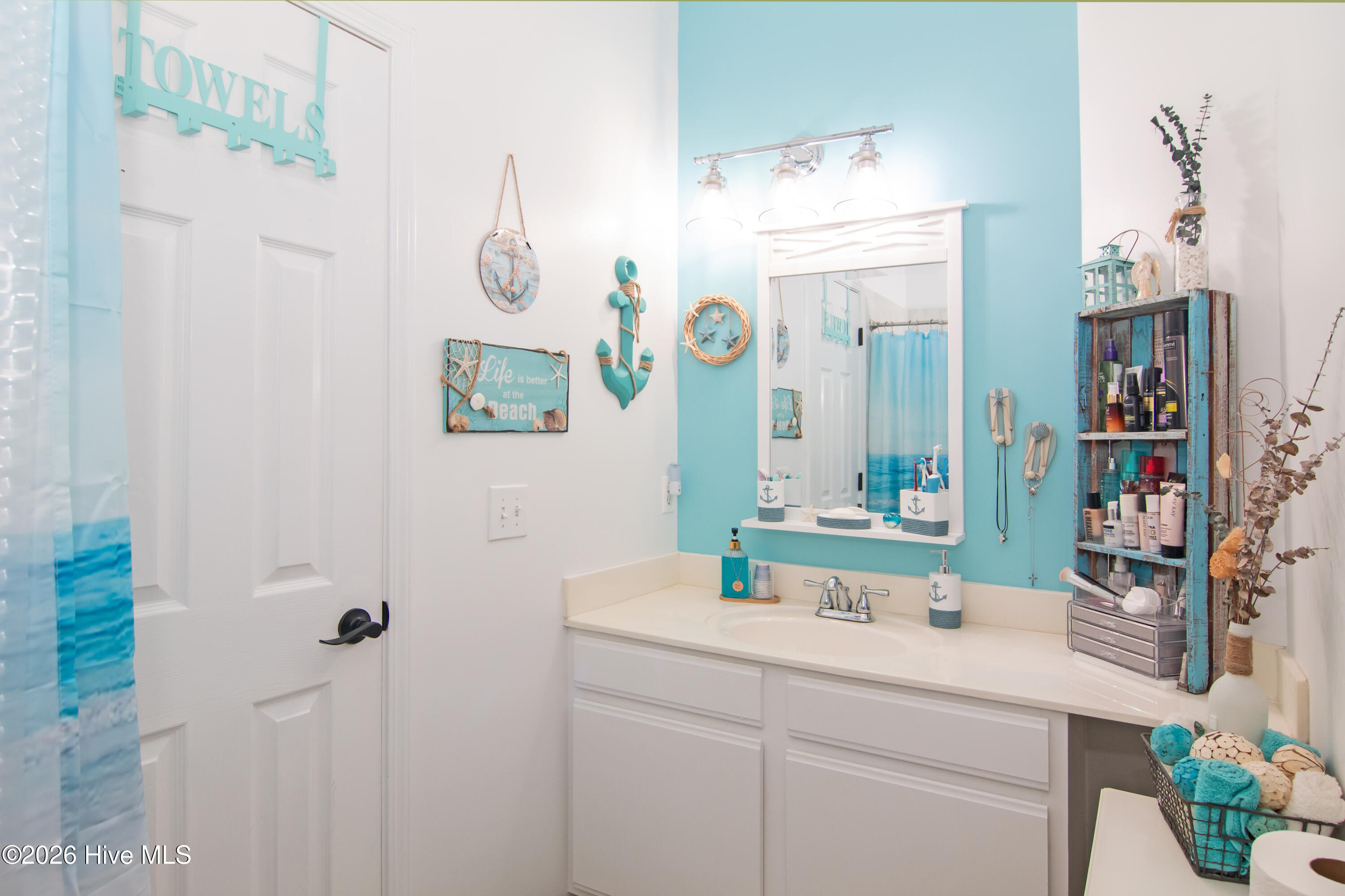 100549020 | Photo 23