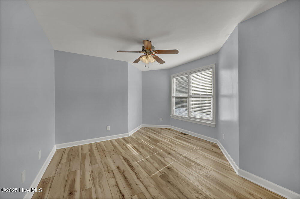 100531490 | Photo 19