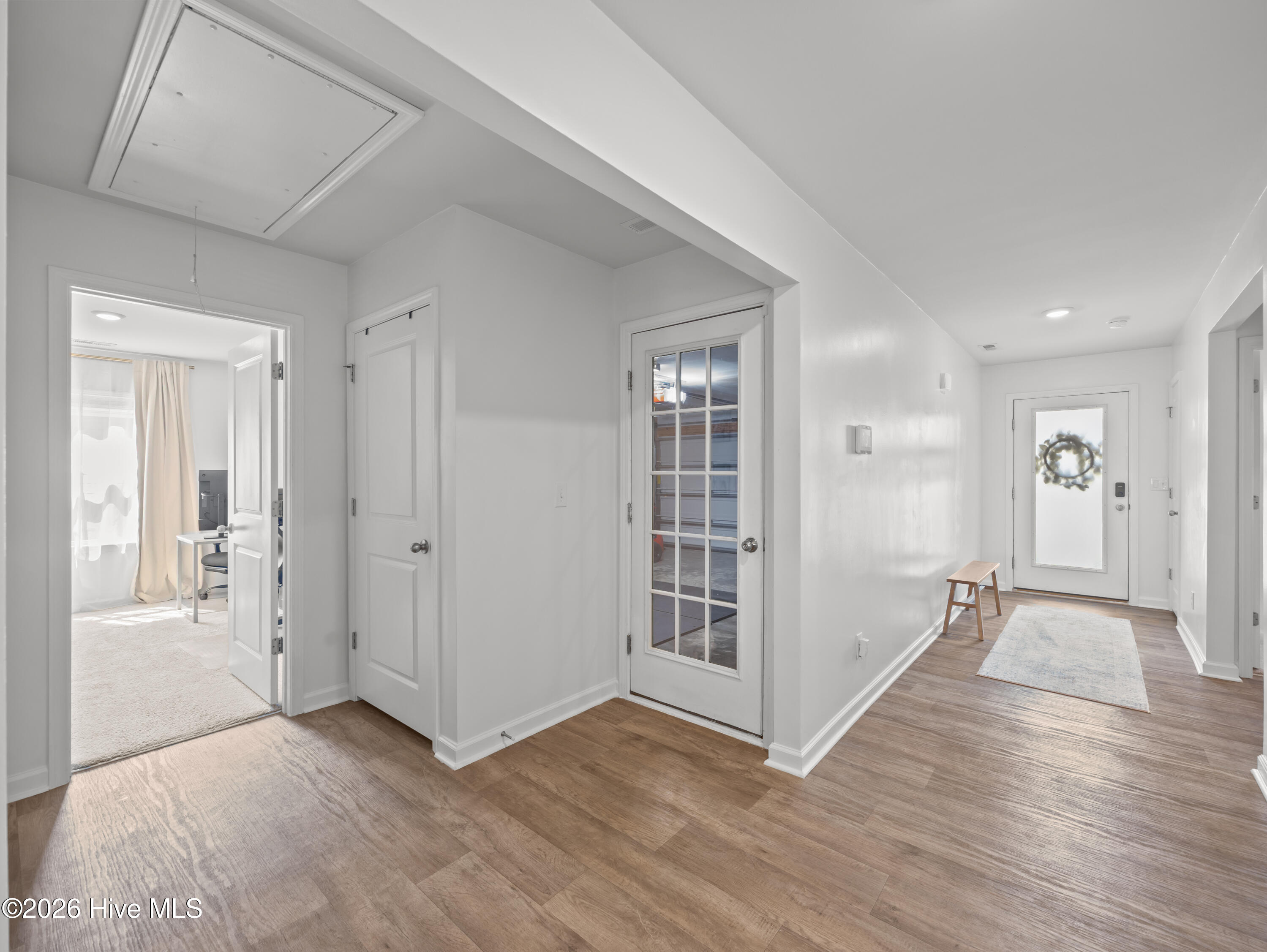 100562642 | Photo 11