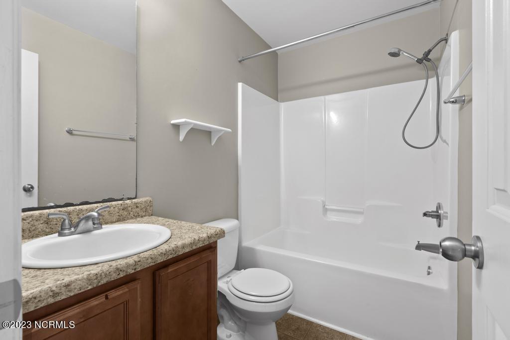 100557741 | Photo 18