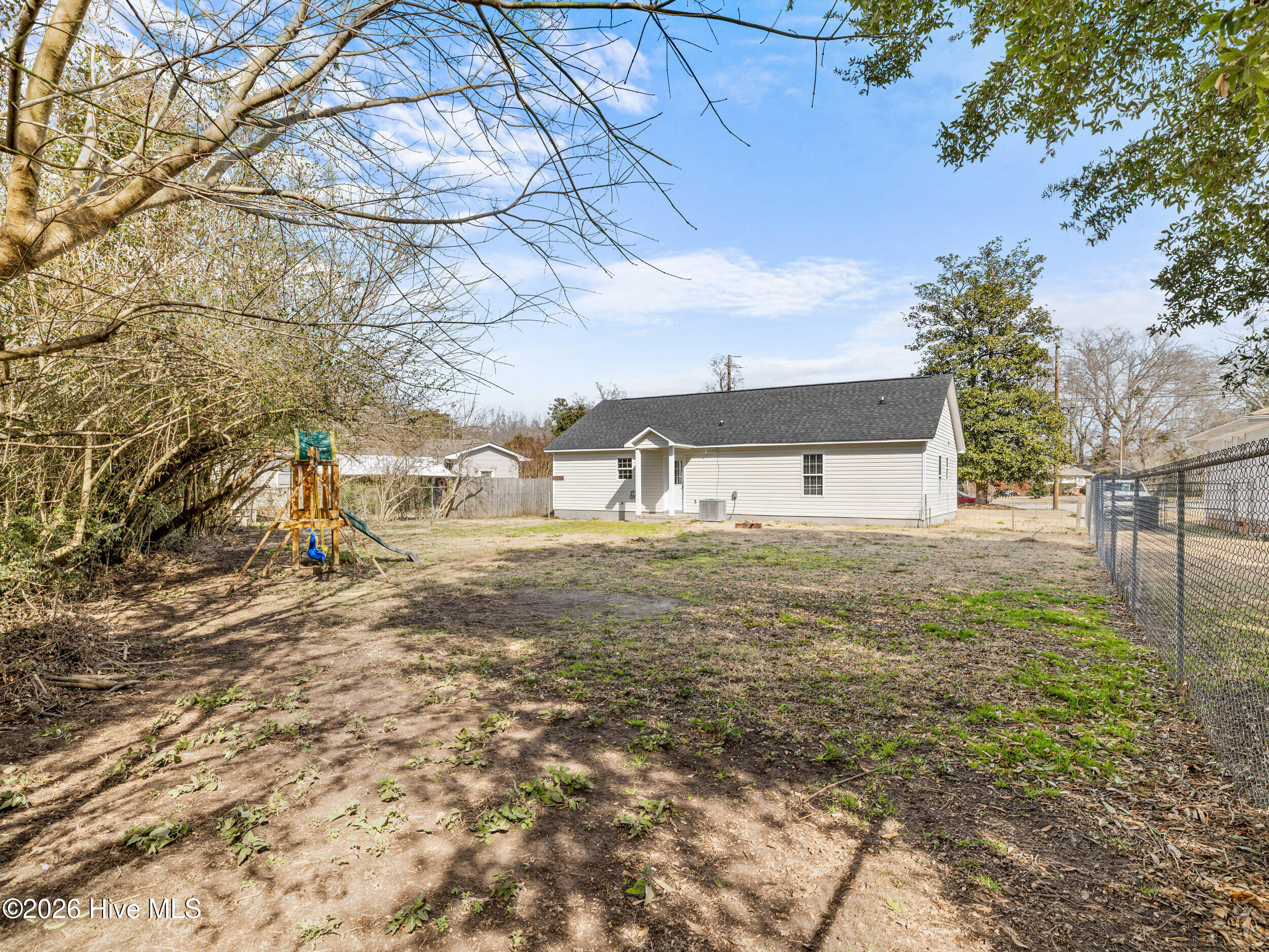 100554469 | Photo 32