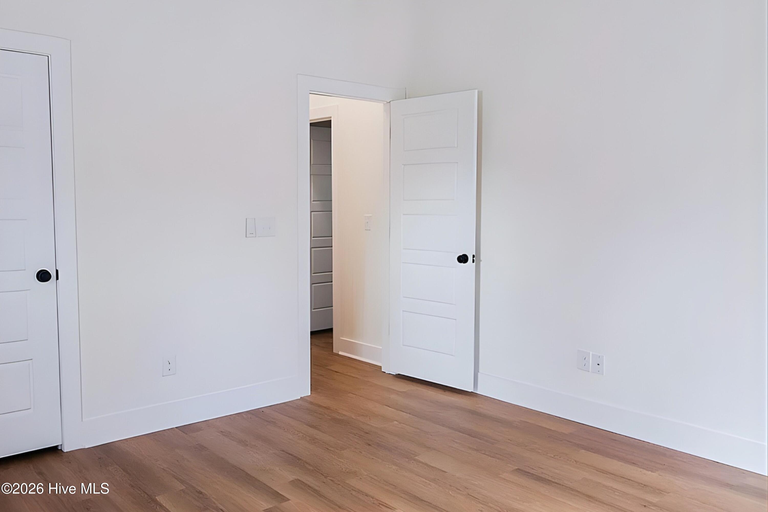 100568666 | Photo 10