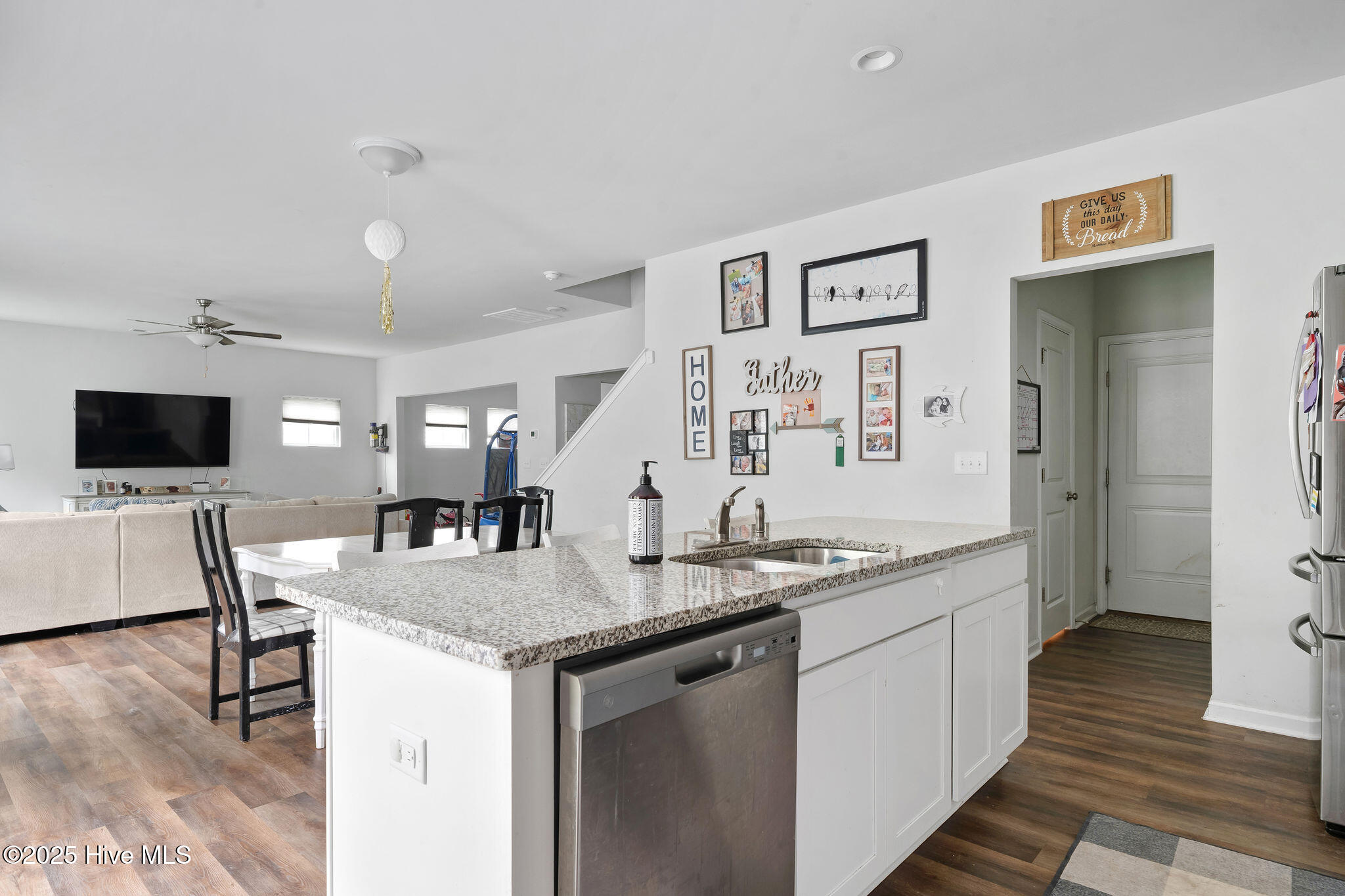 100534531 | Photo 15