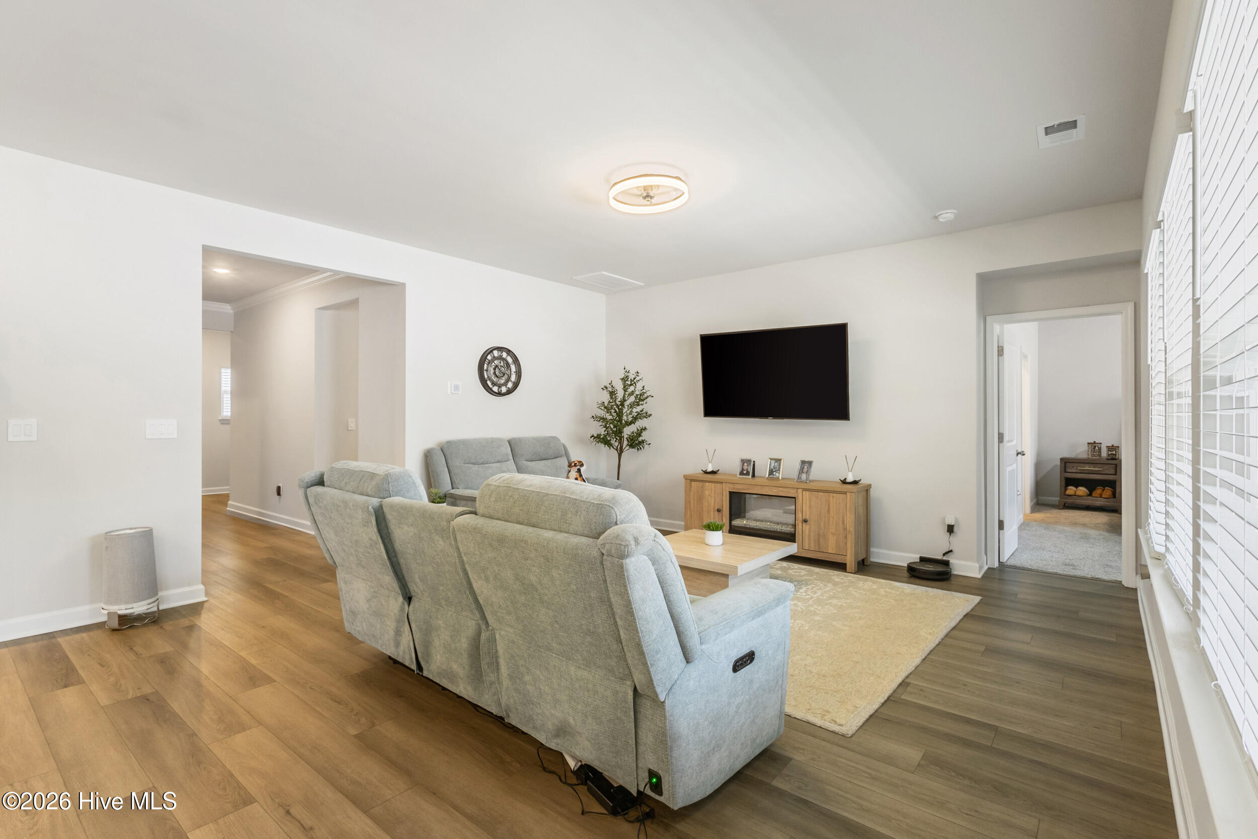 100568412 | Photo 11