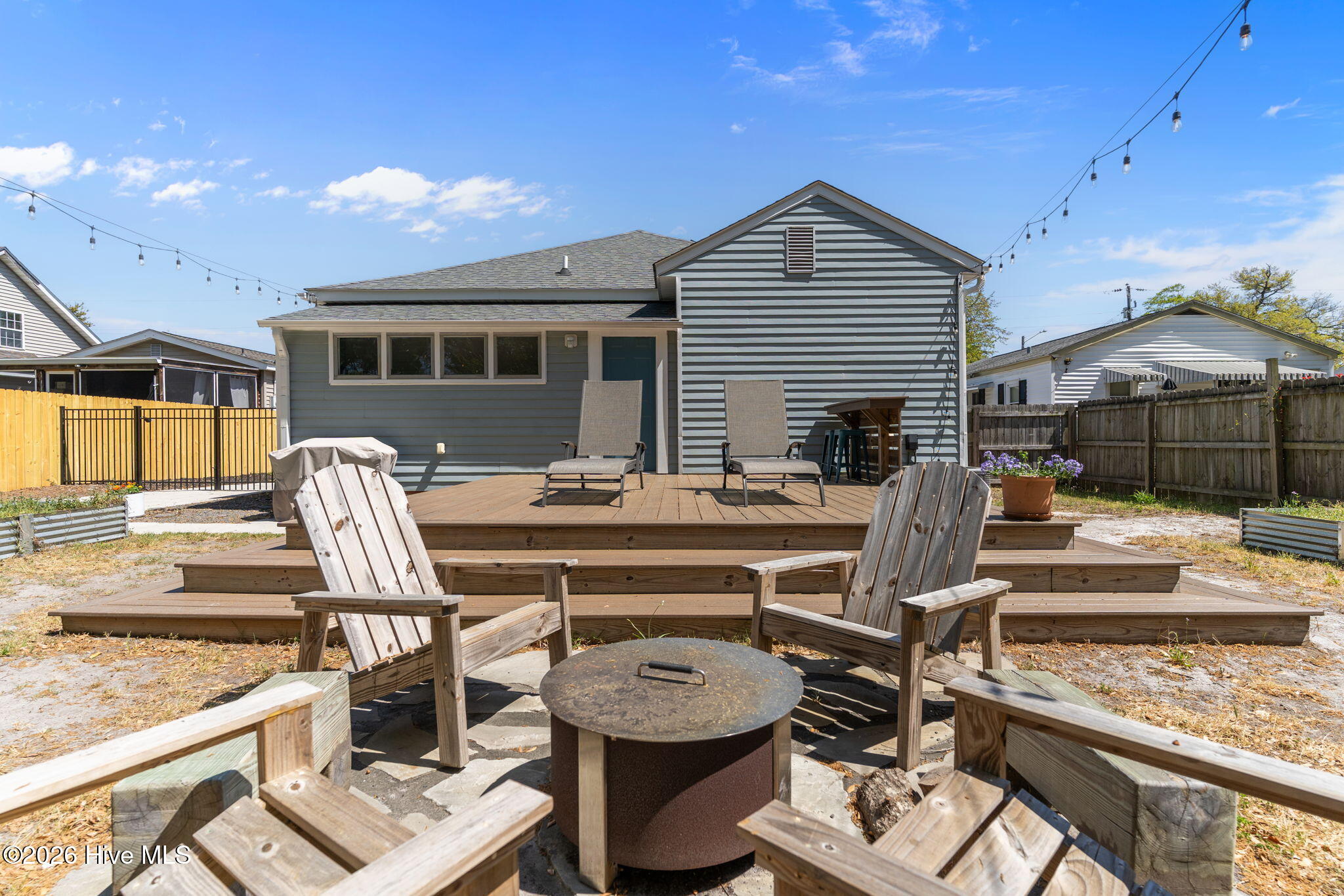 100564930 | Photo 32