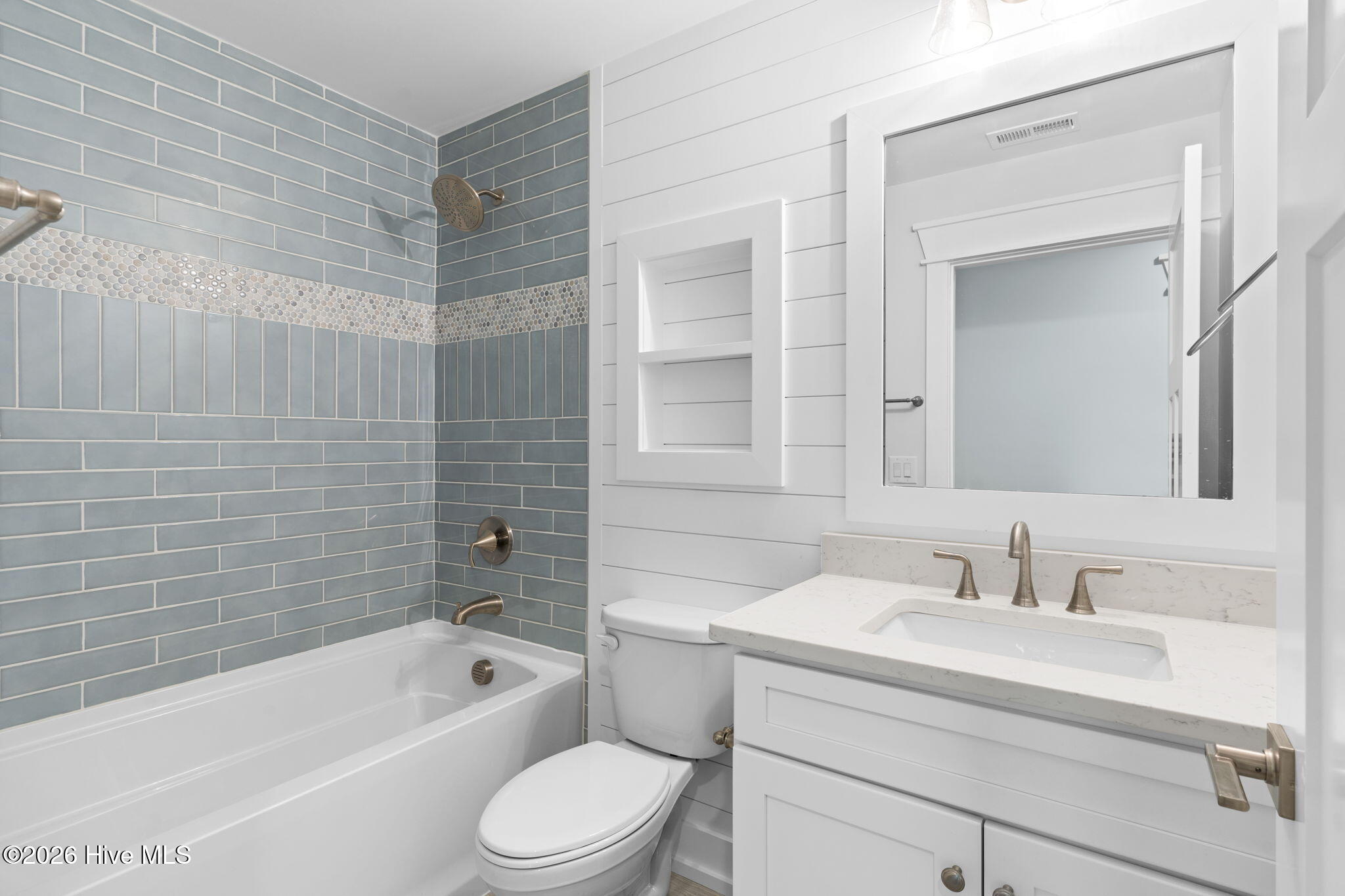 100527921 | Photo 21