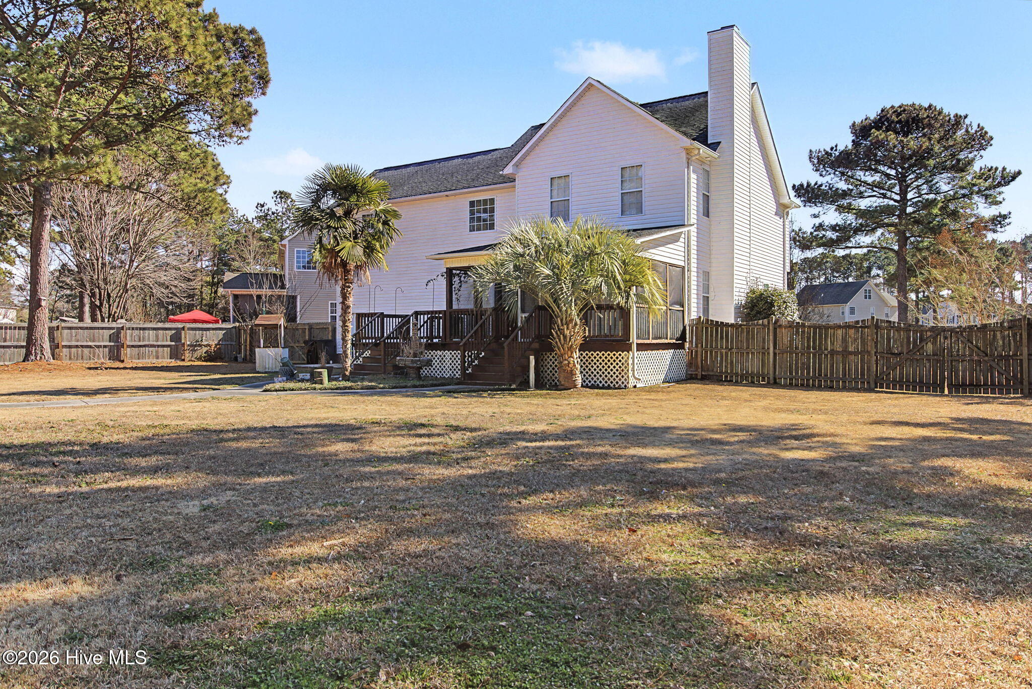 100547779 | Photo 43