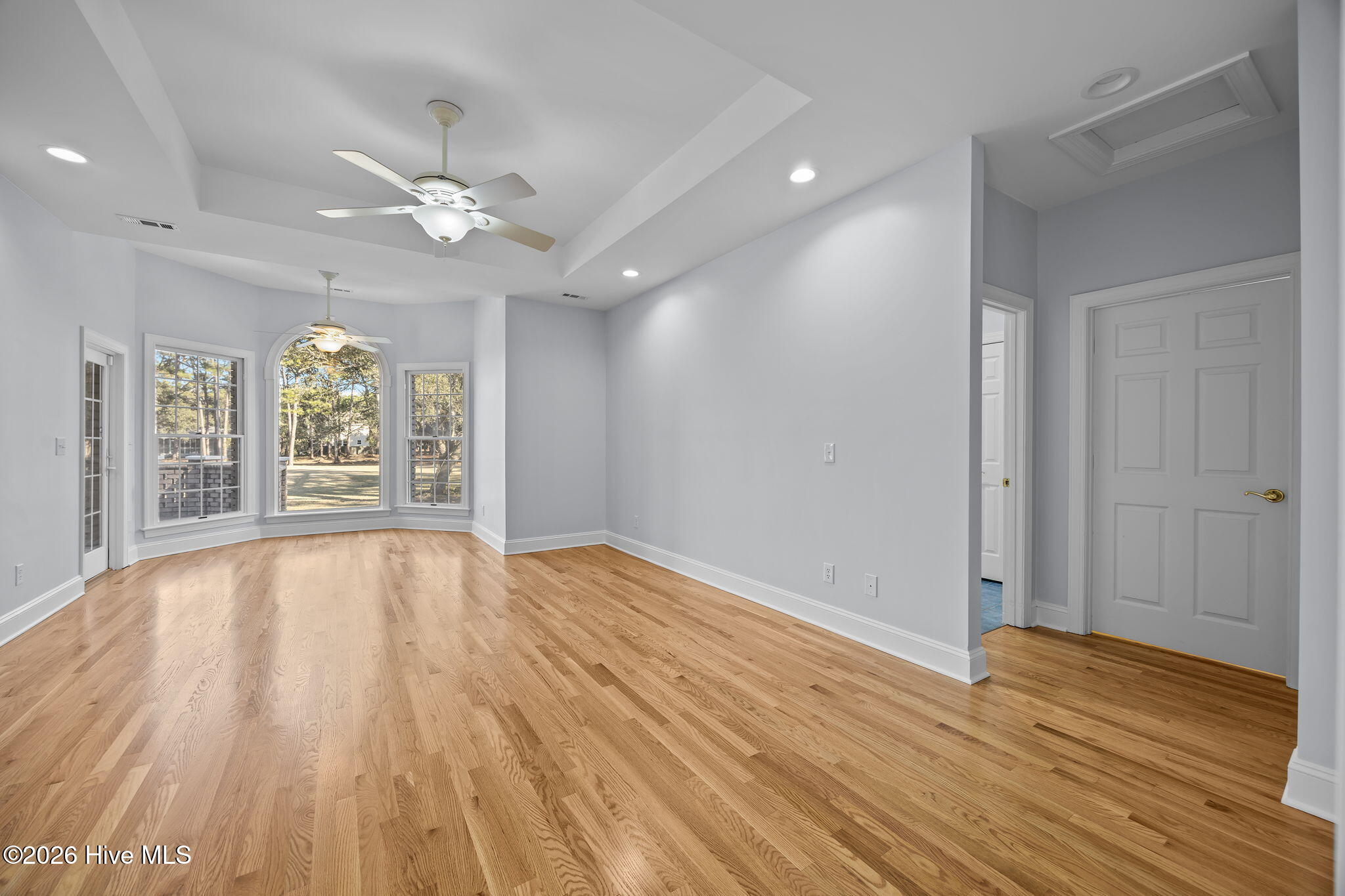 100548022 | Photo 19