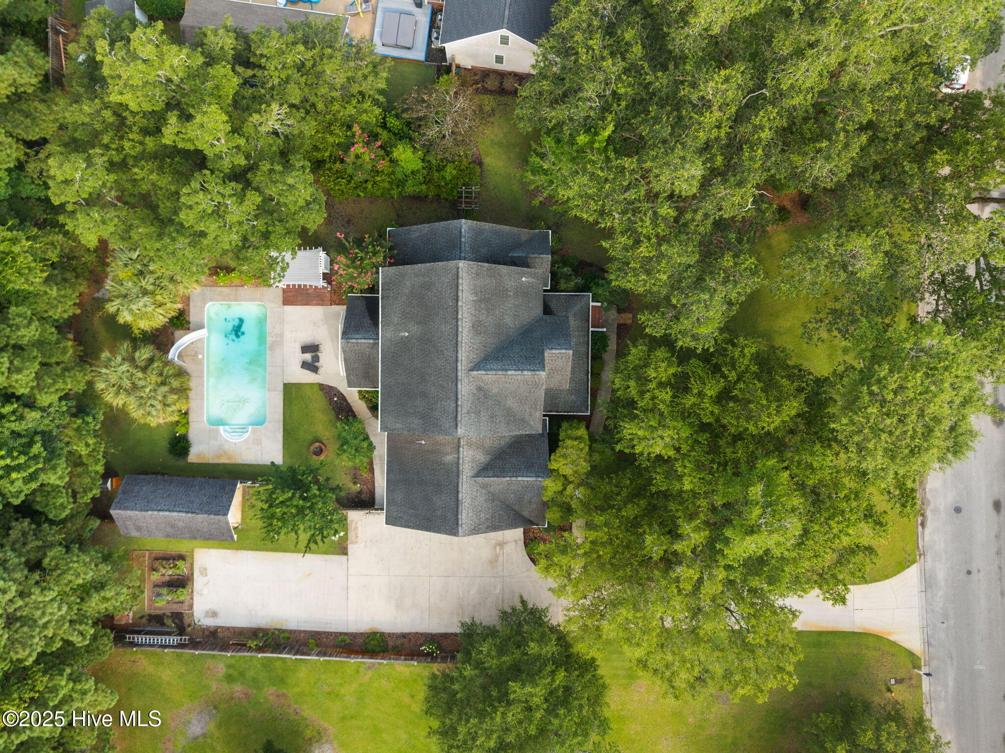 100518834 | Photo 79