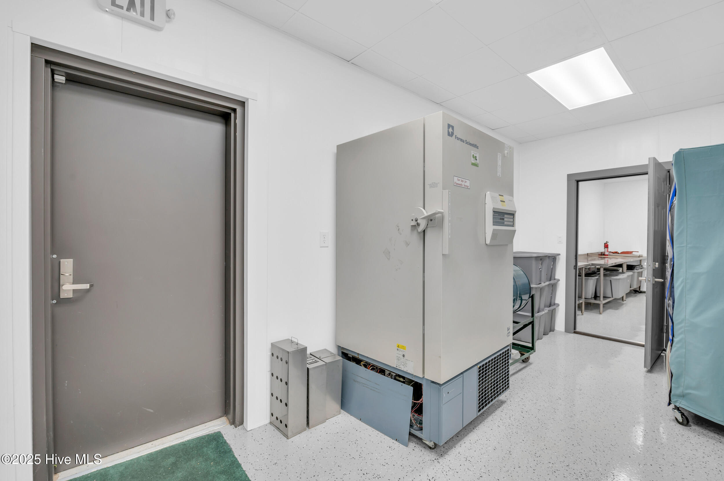 100532115 | Photo 49