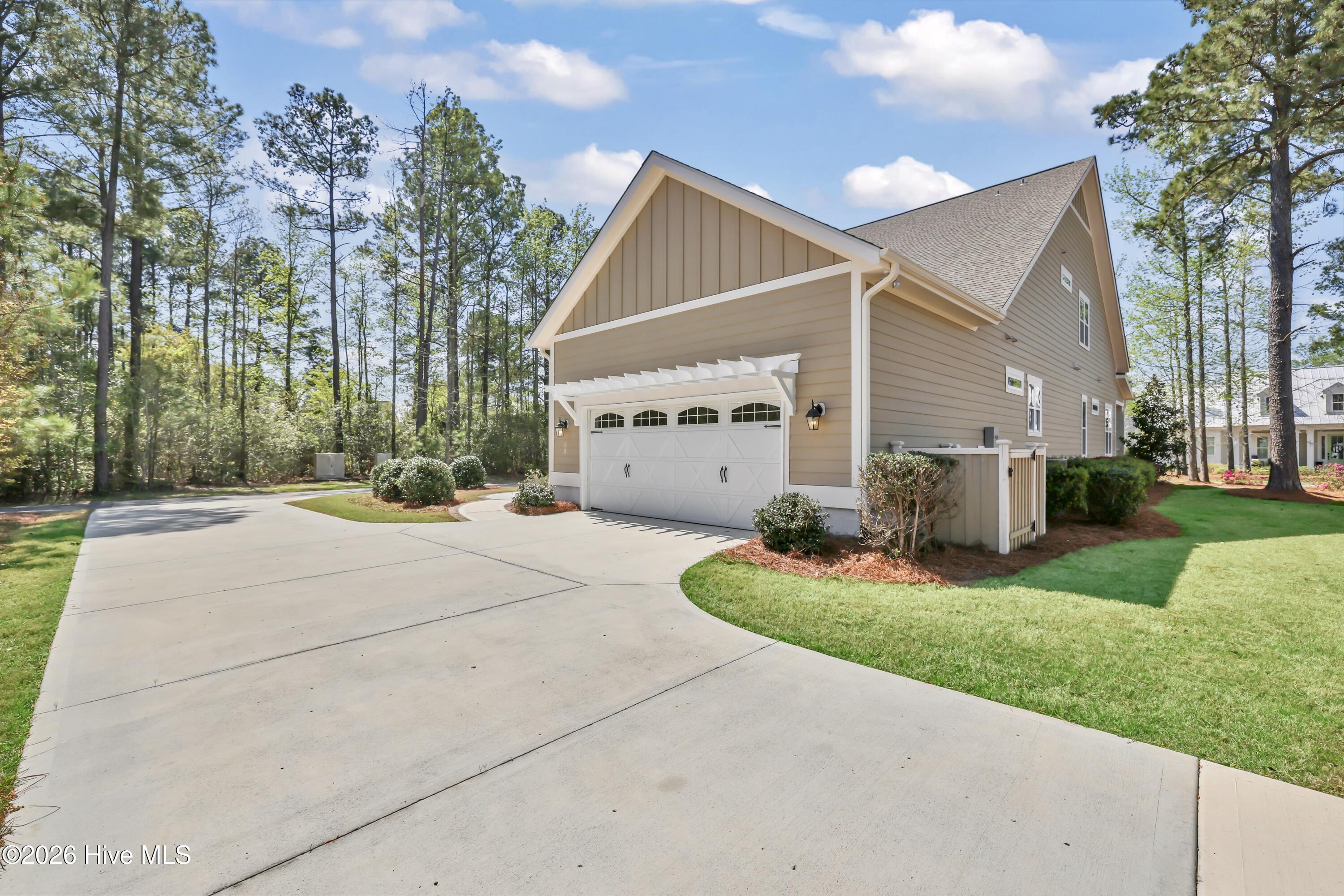 100536924 | Photo 44