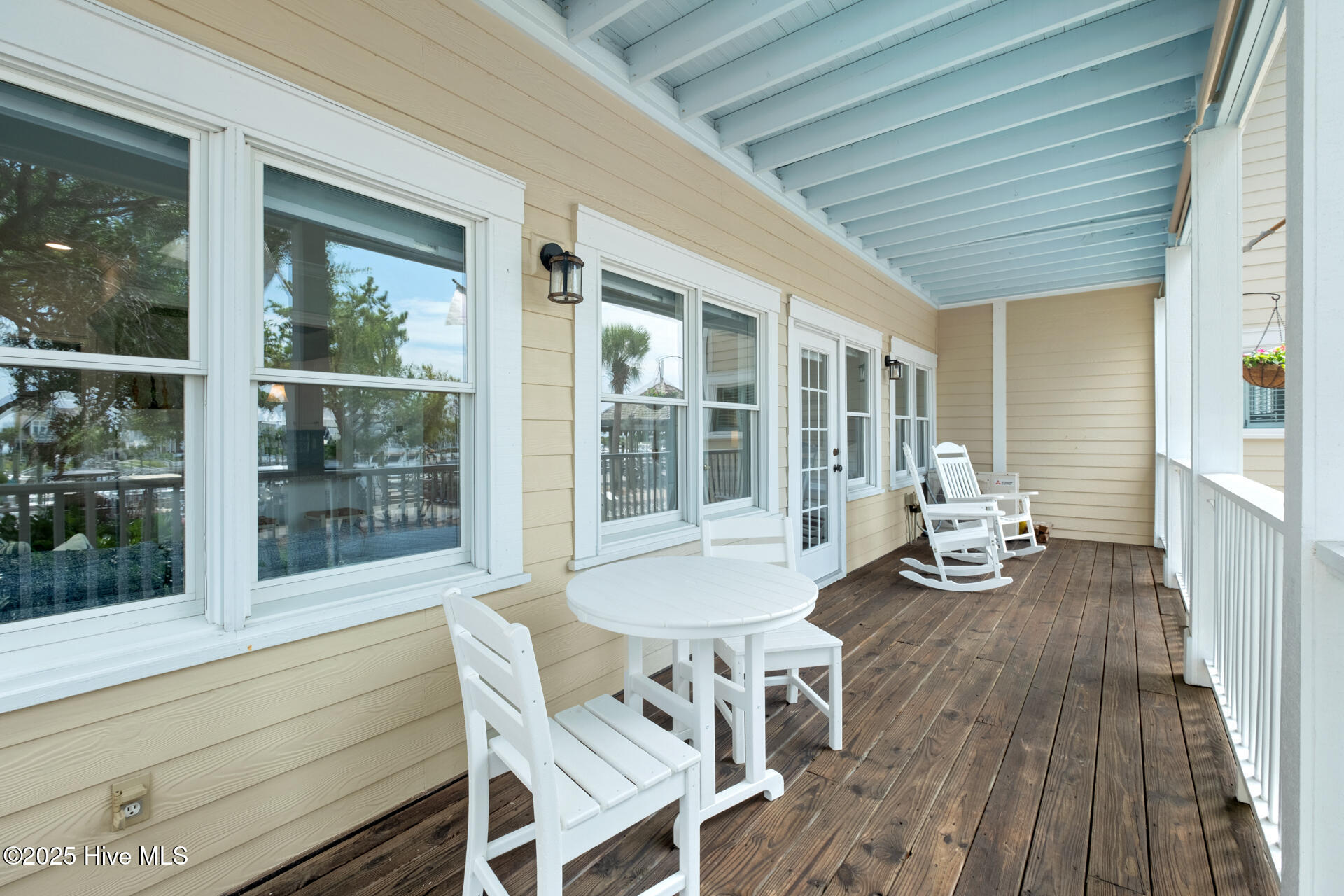 100544527 | Photo 15