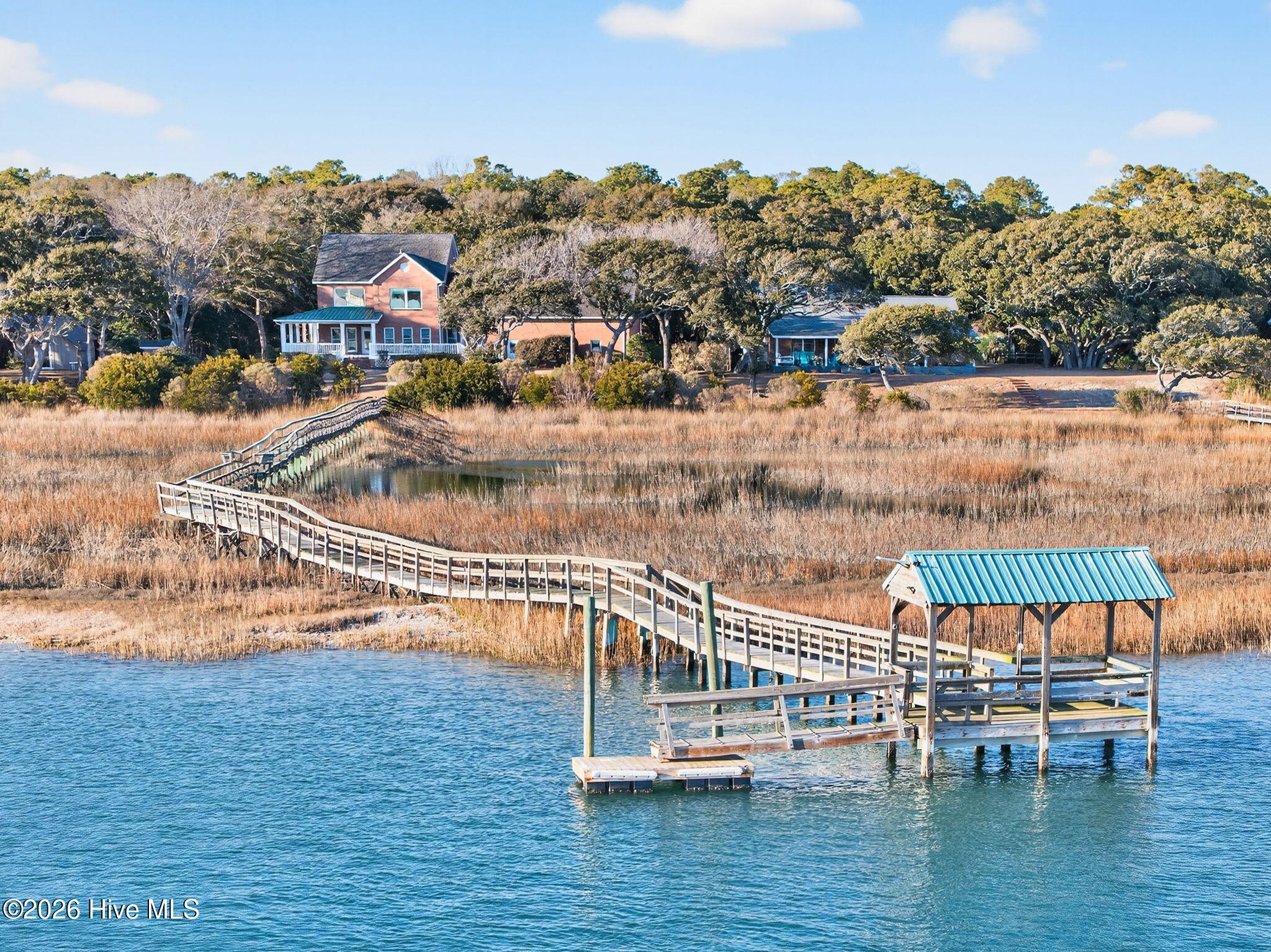 100555125 | Photo 60