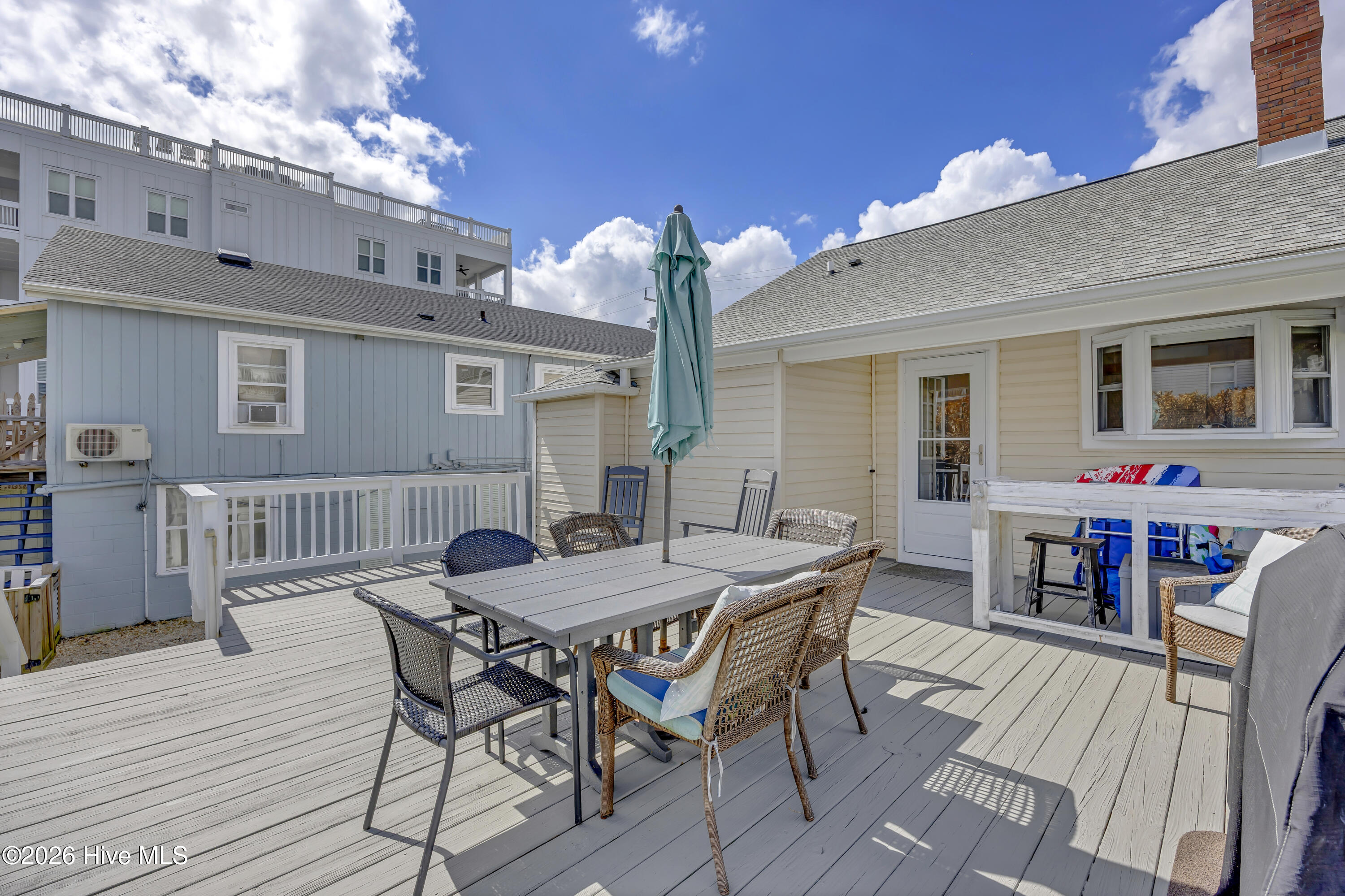 100559910 | Photo 32