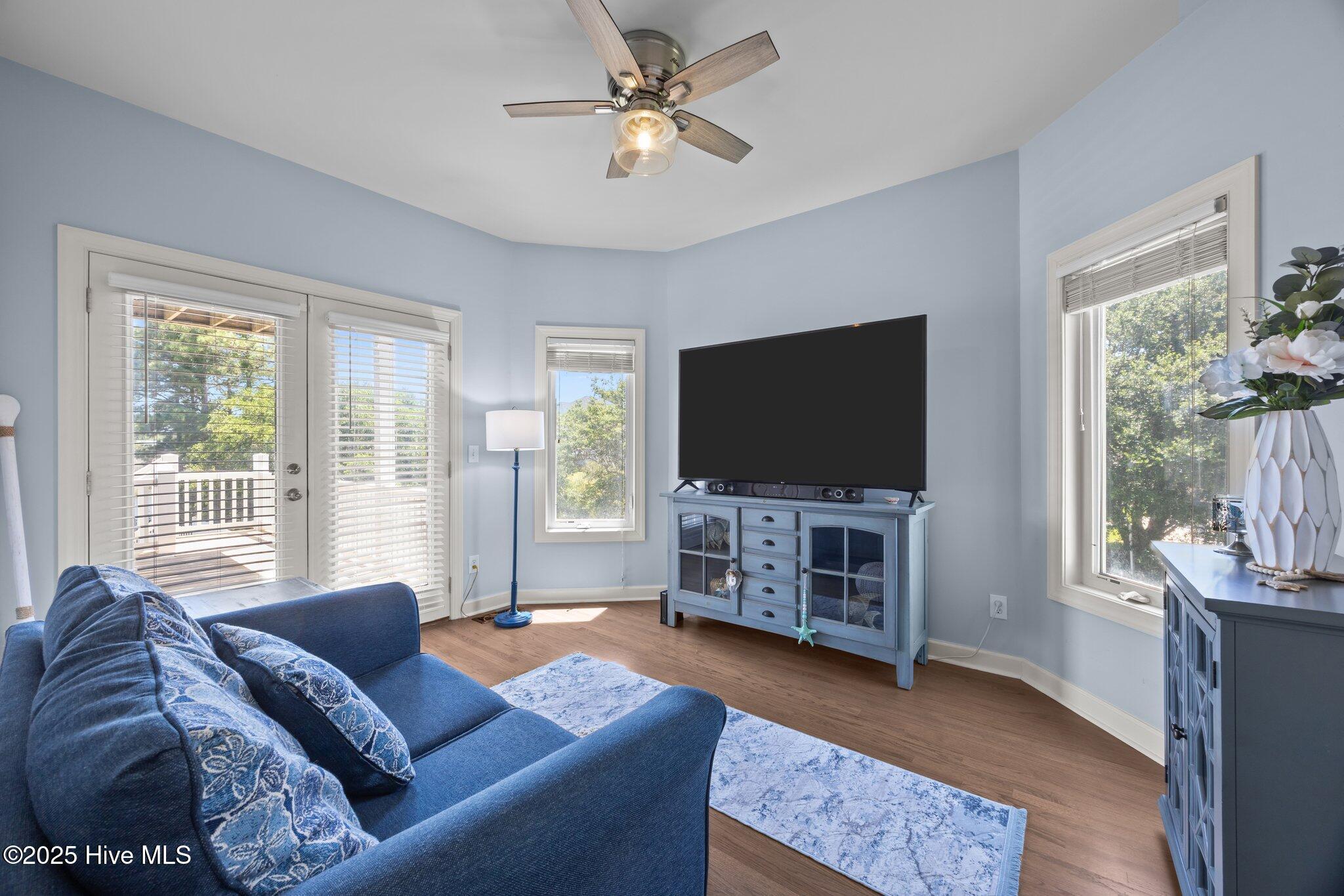 100517402 | Photo 22