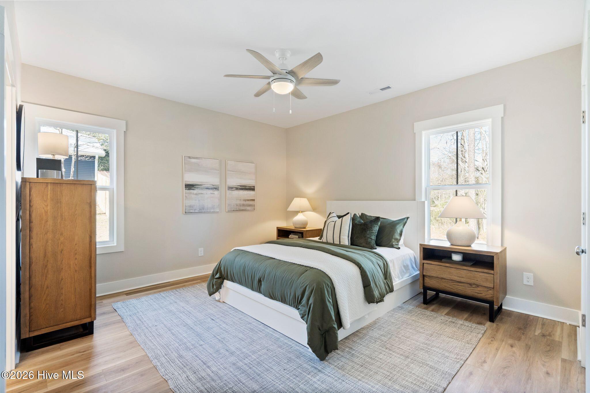 100558463 | Photo 33