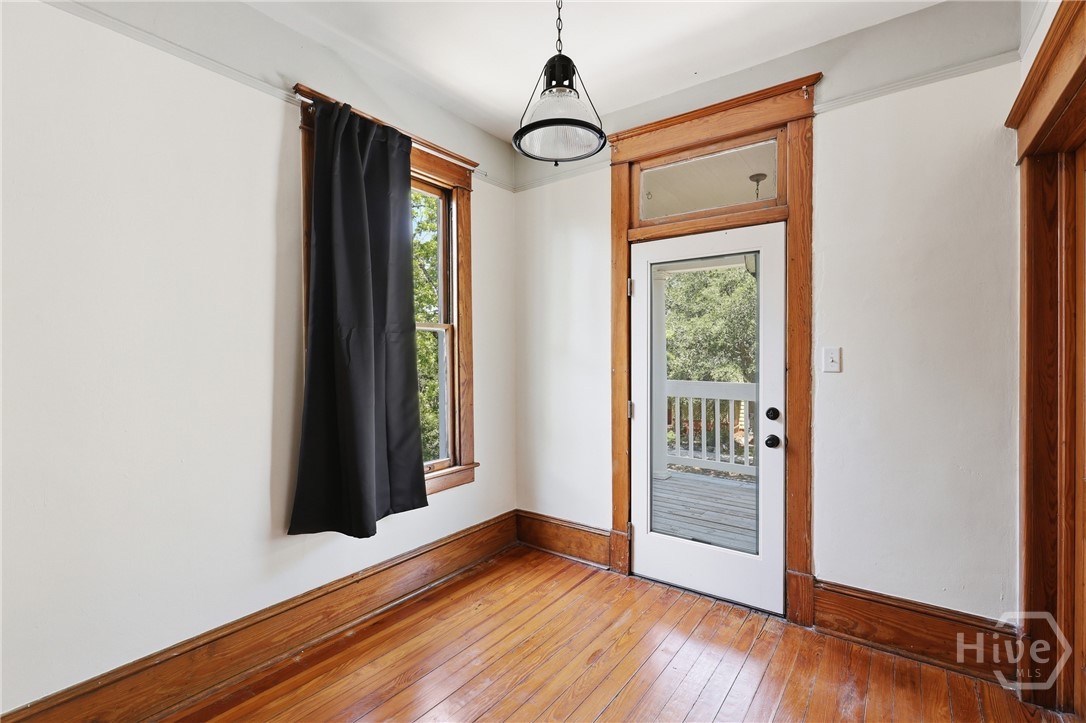657 E Henry Street