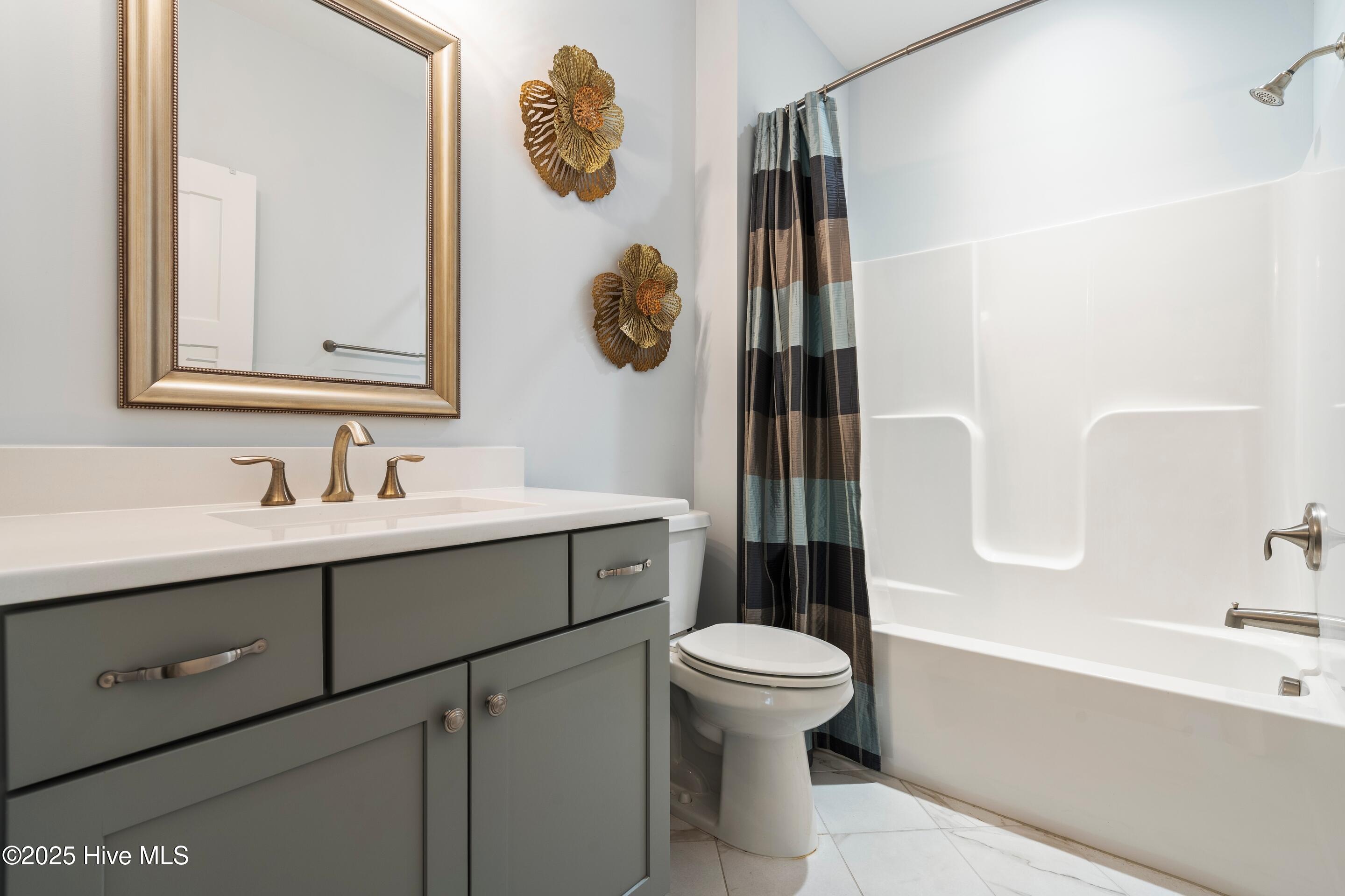 100542073 | Photo 32