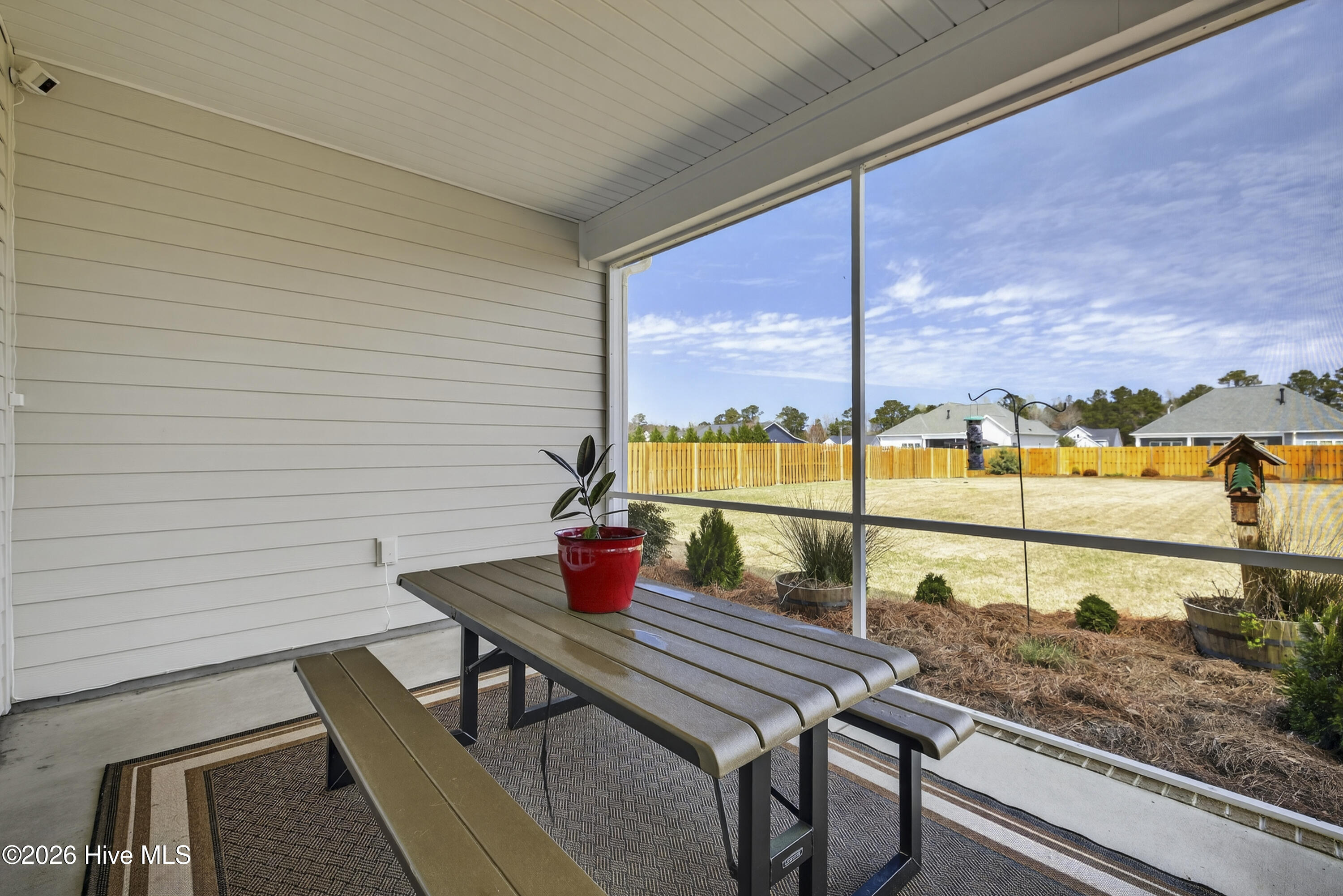 100564336 | Photo 42