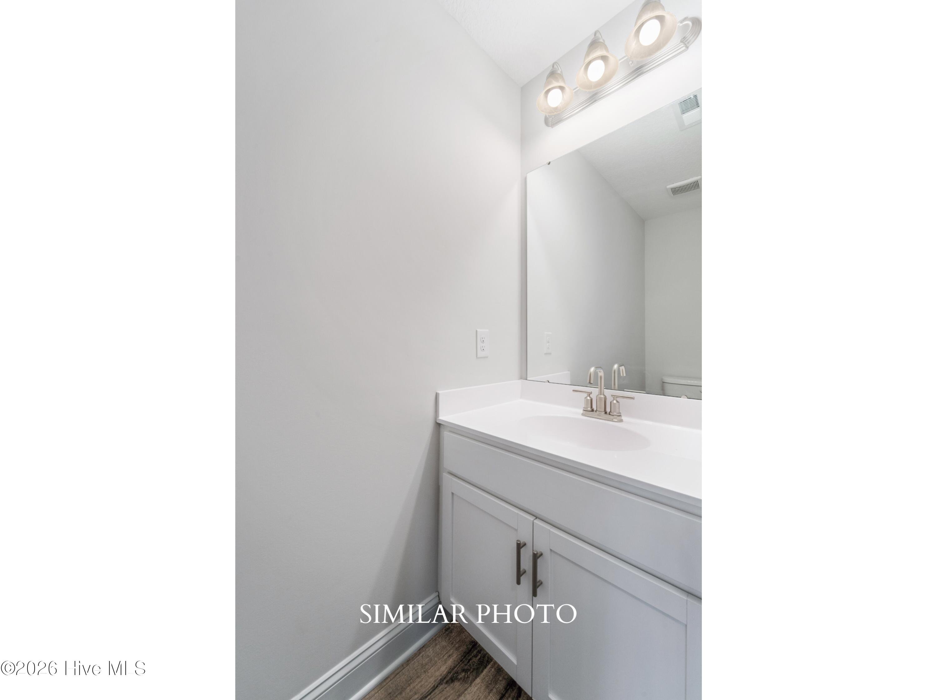 100561244 | Photo 14