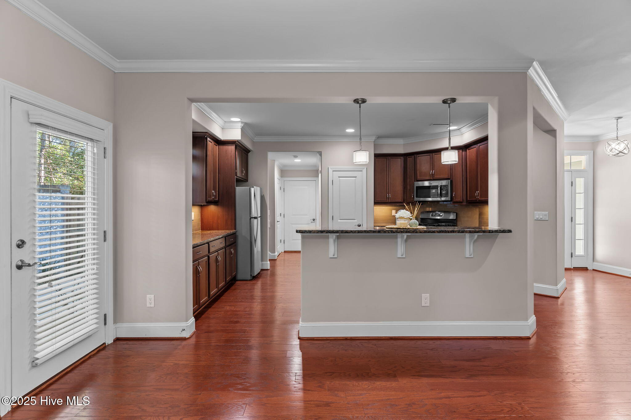 100536953 | Photo 19