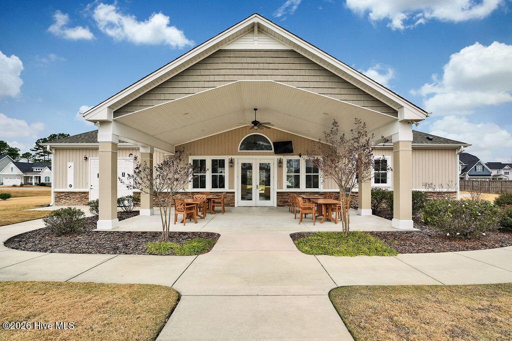 100561587 | Photo 47