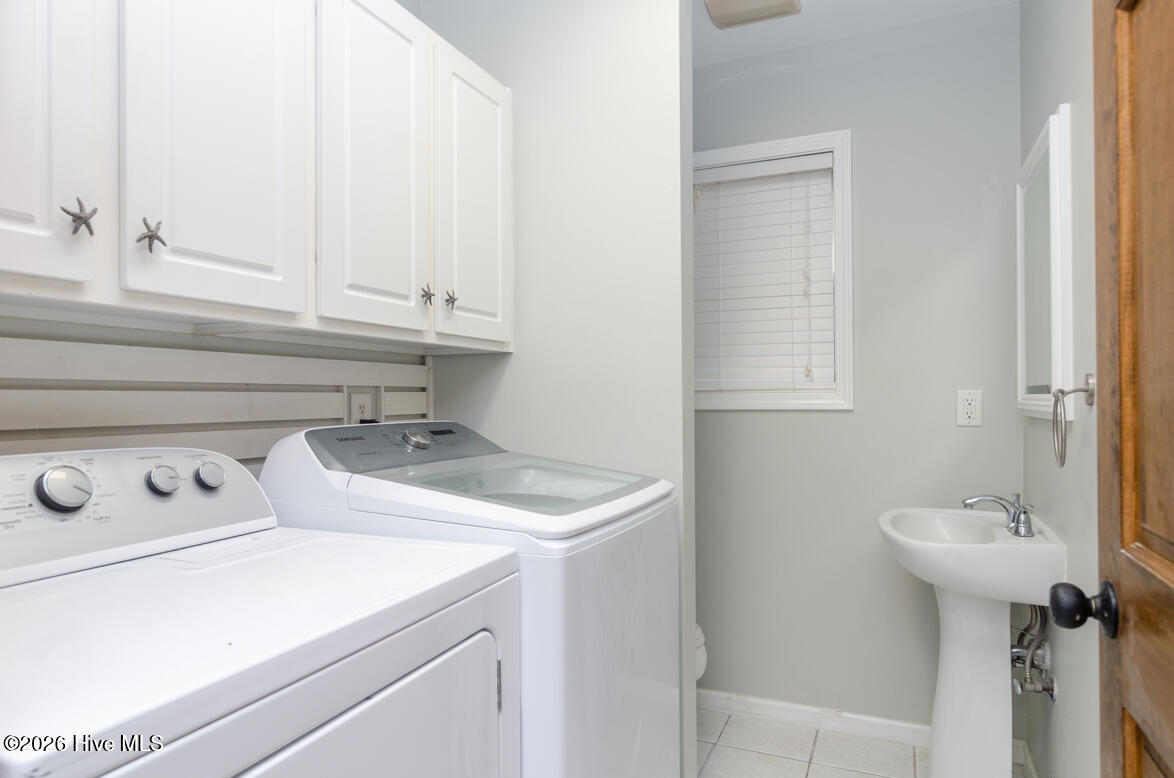 100567323 | Photo 25