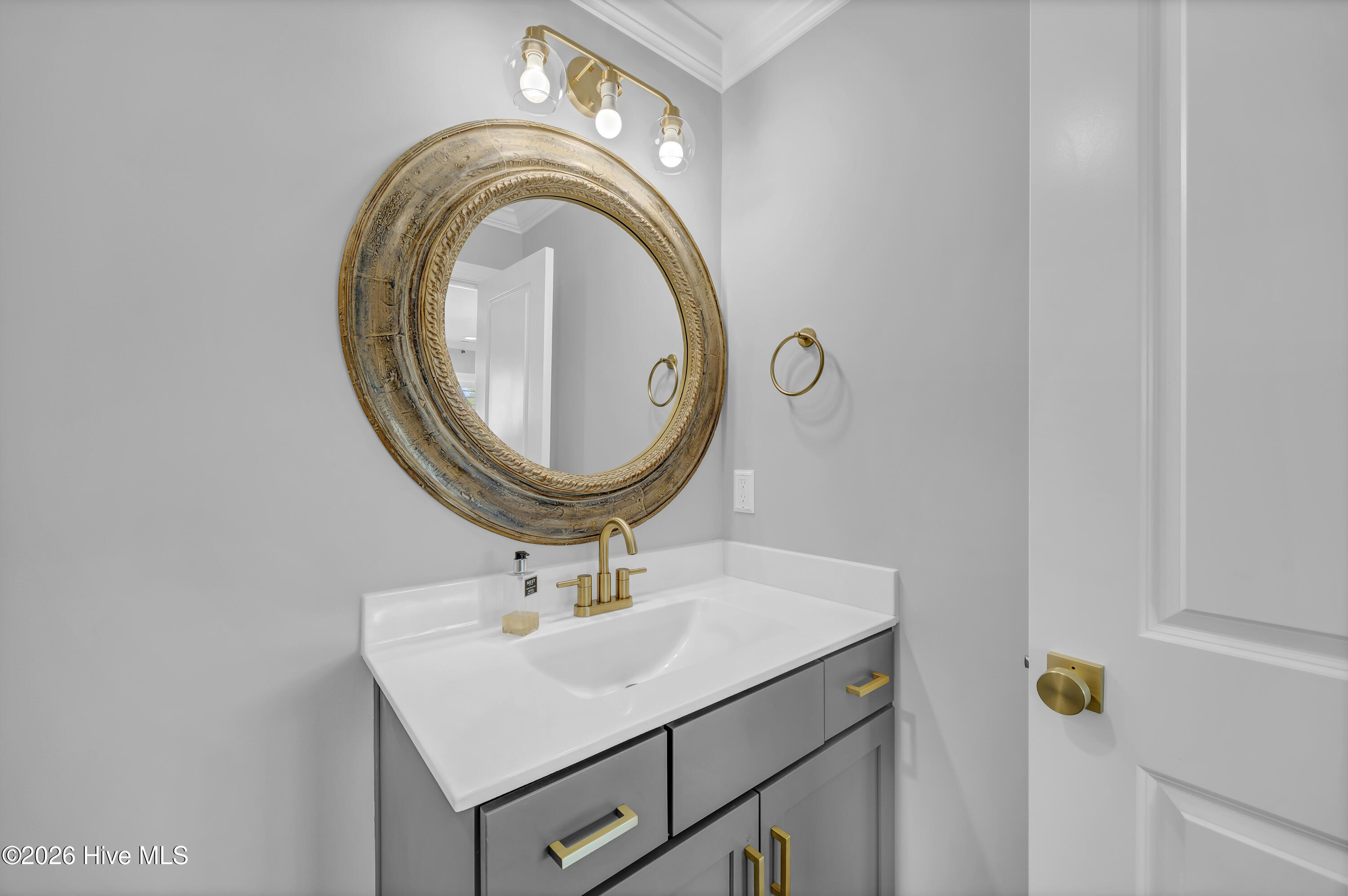 100565697 | Photo 11