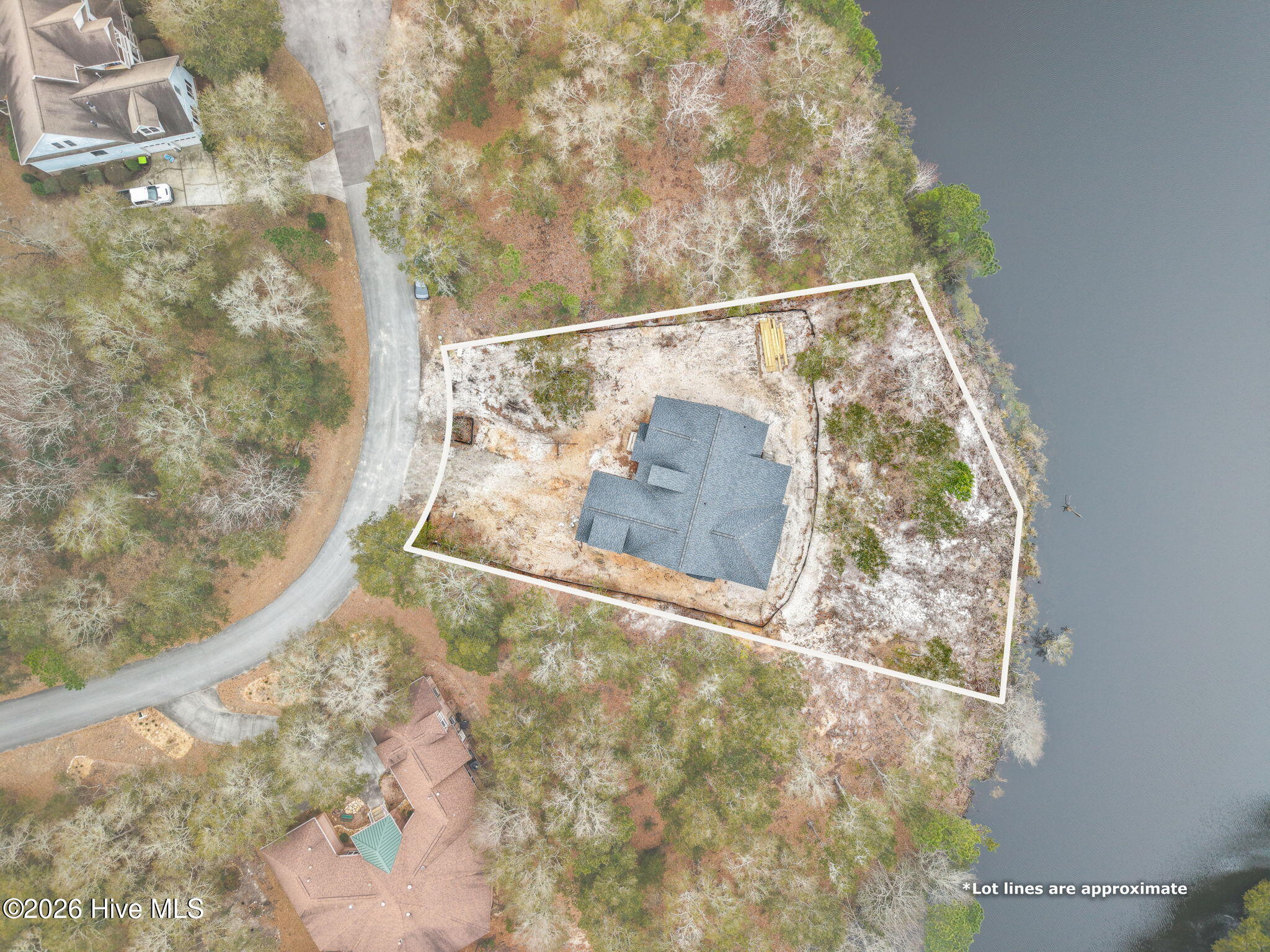 100557802 | Photo 25