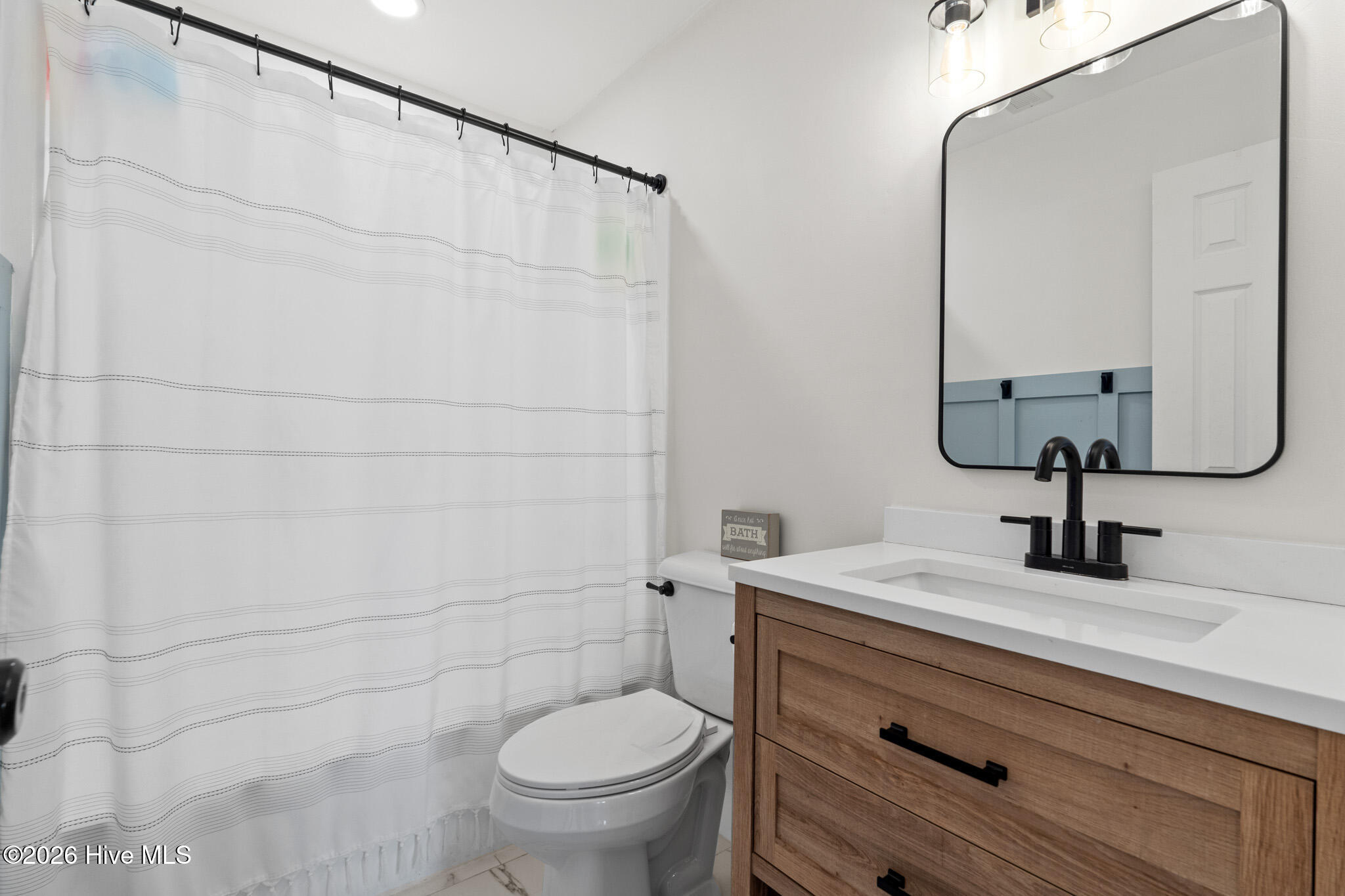 100564426 | Photo 24