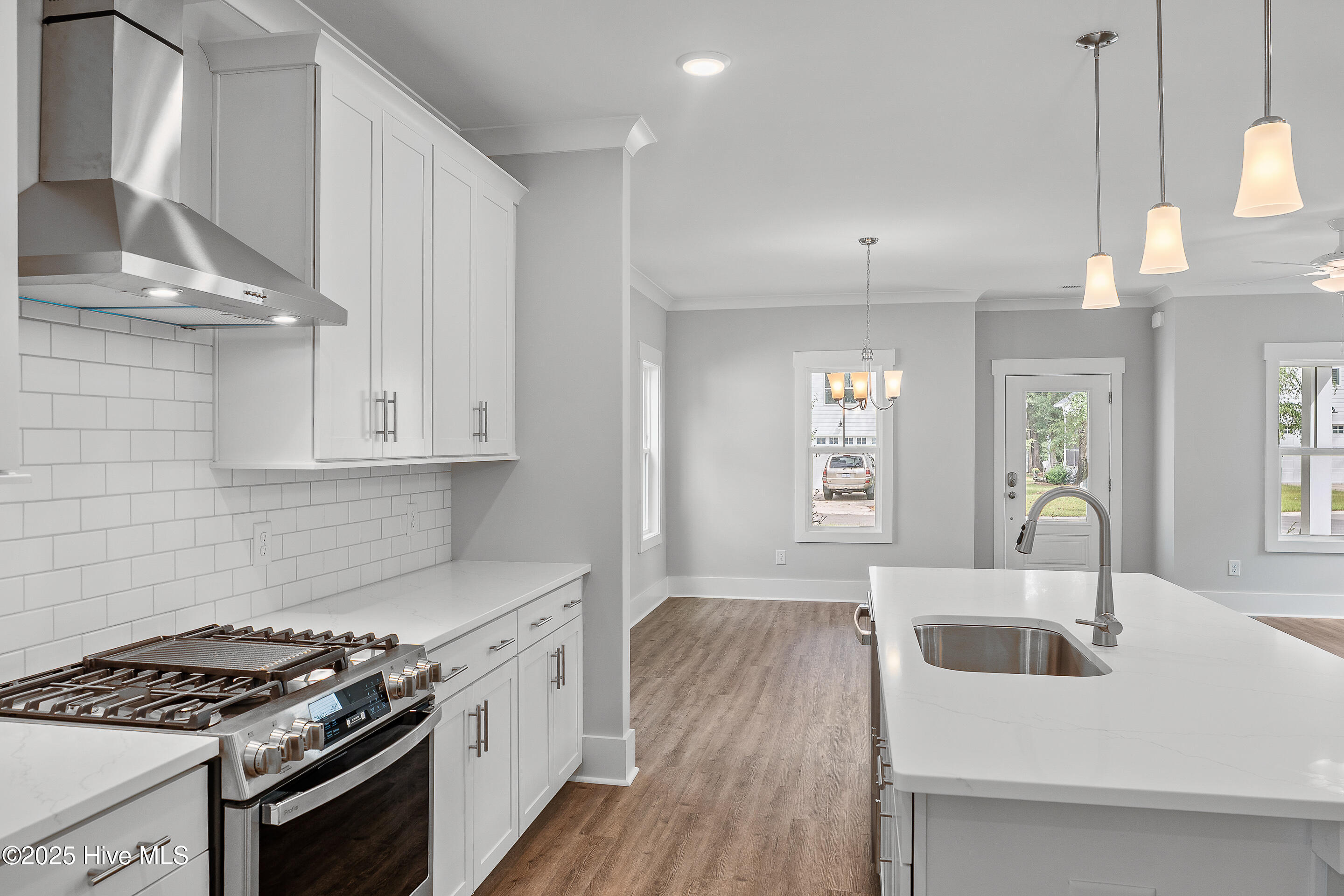 100506457 | Photo 23