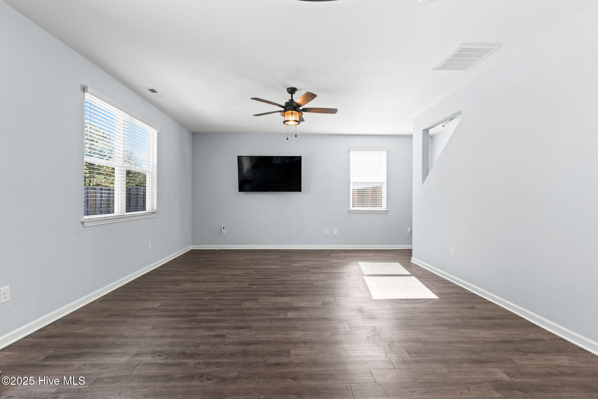 100538631 | Photo 12