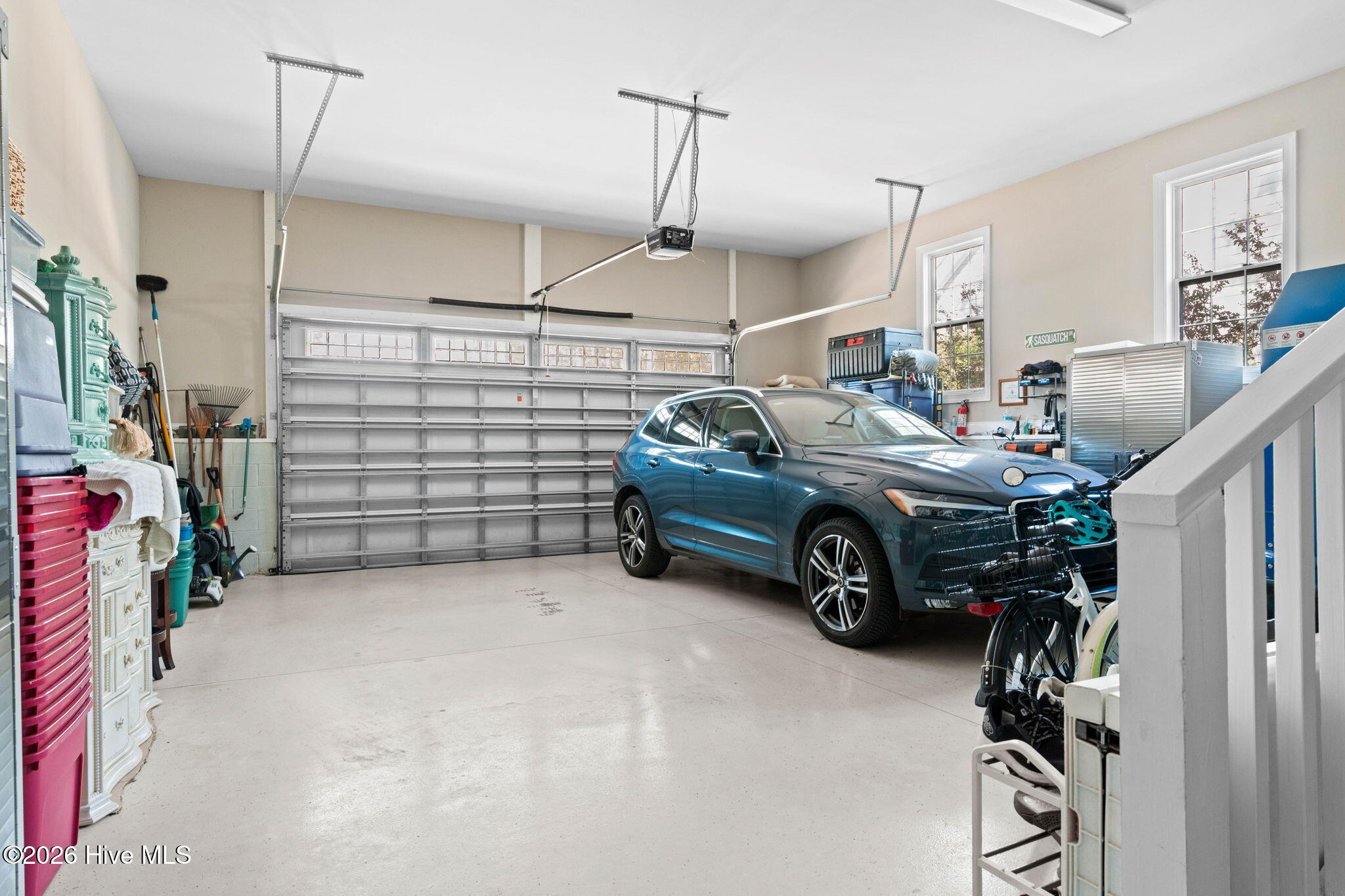 100560981 | Photo 45