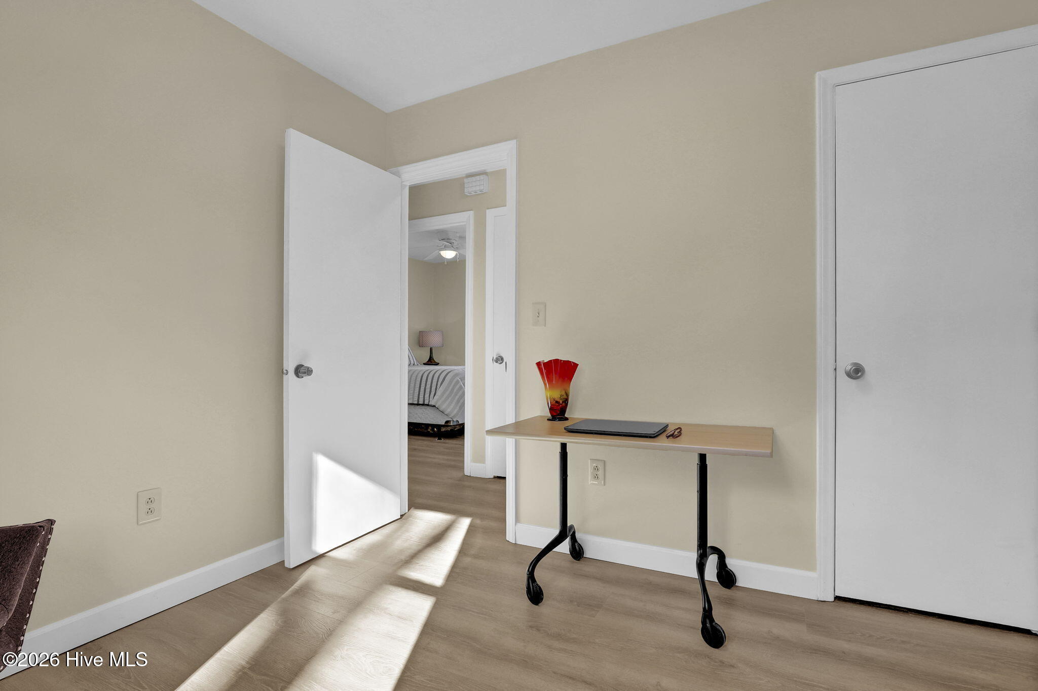 100548180 | Photo 23