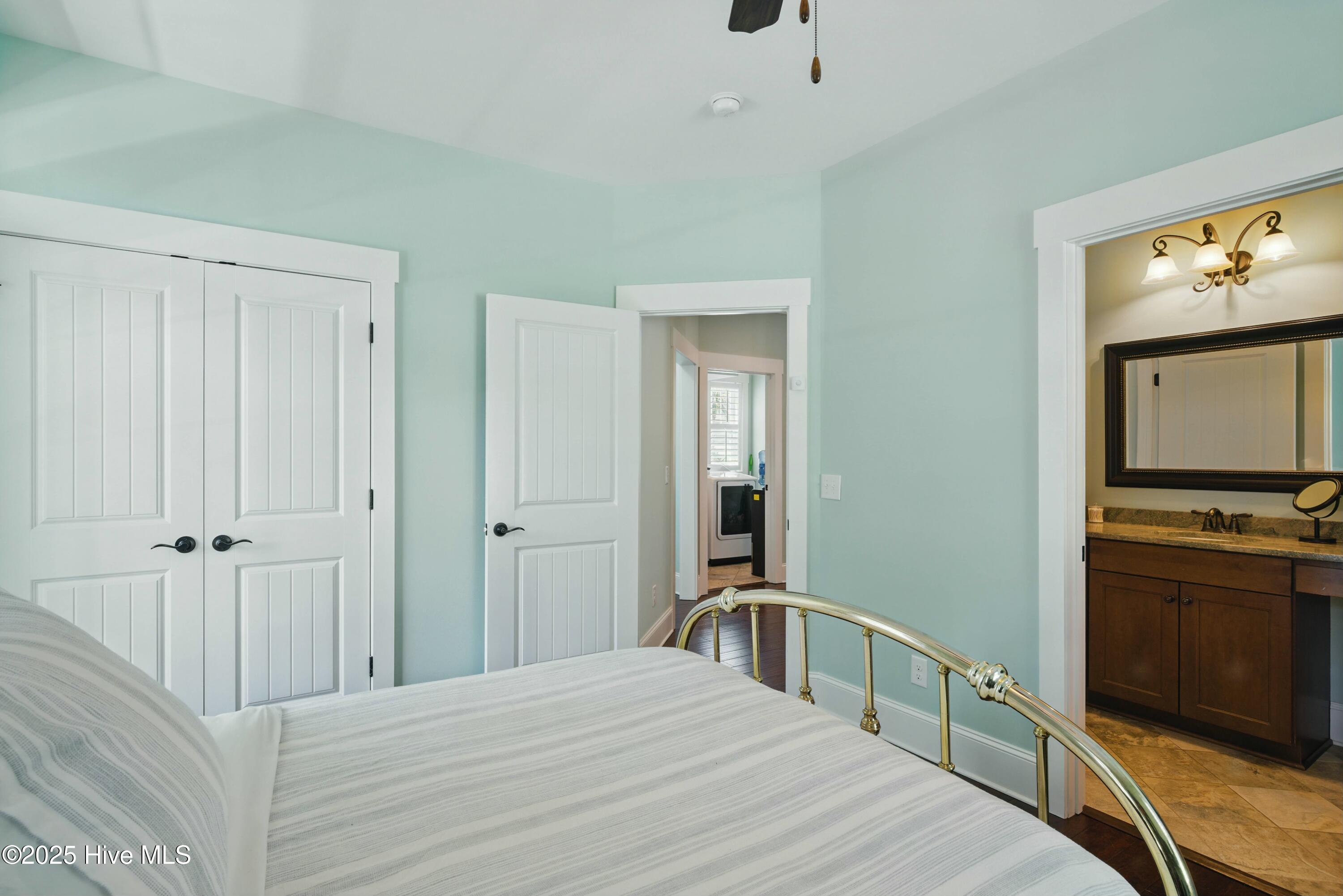 100560955 | Photo 21